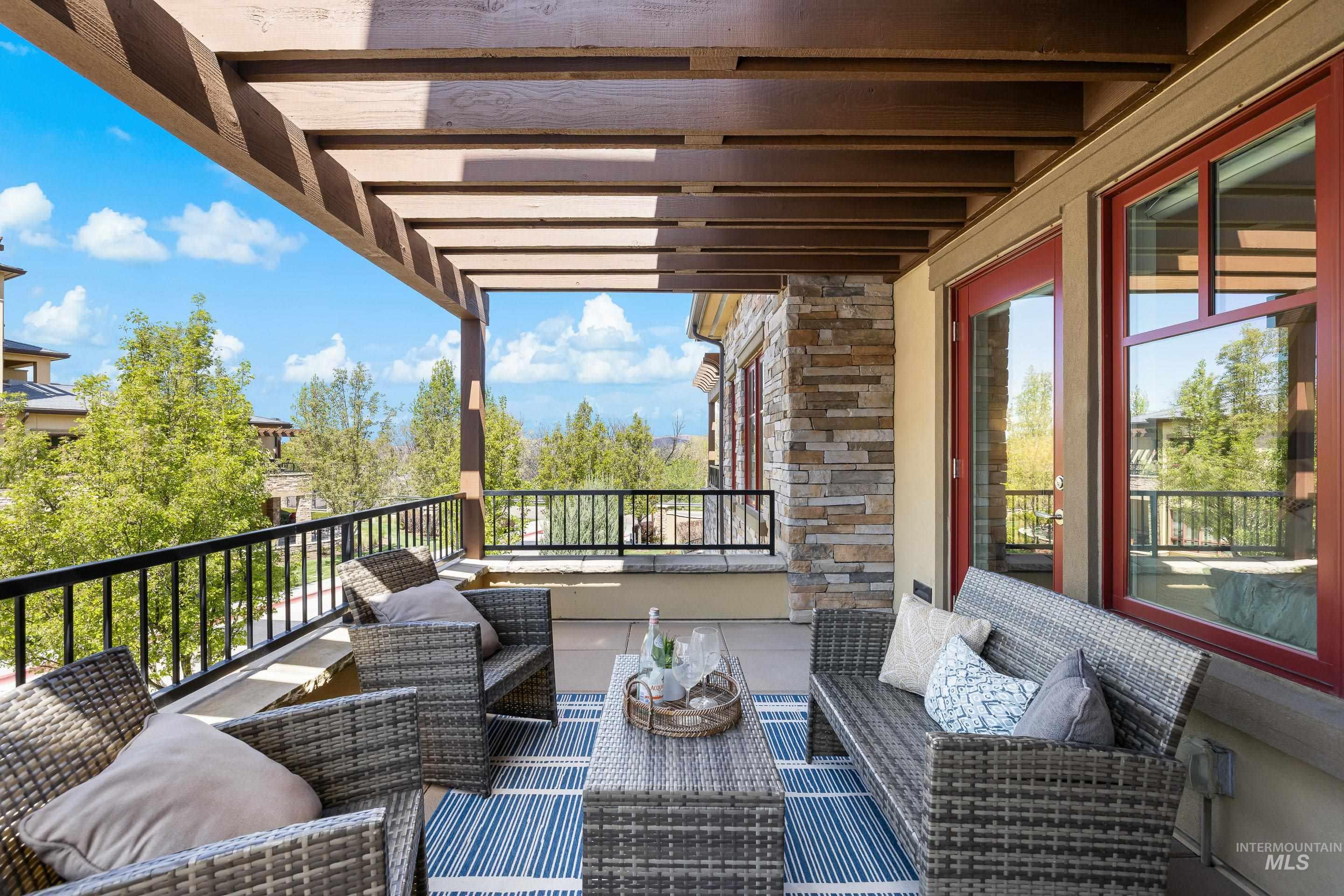 2967 W Crescent Rim Dr #206, Boise, Idaho 83706, 1 Bedroom, 1 Bathroom, Residential For Sale, Price $585,000, 98983113