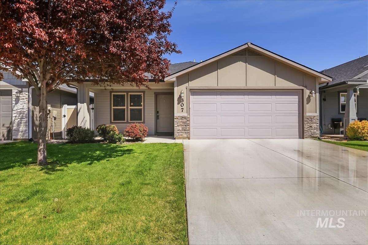 307 Crimson Circle South, Fruitland, Idaho 83619, 3 Bedrooms, 2 Bathrooms, Residential For Sale, Price $340,000, 98983115
