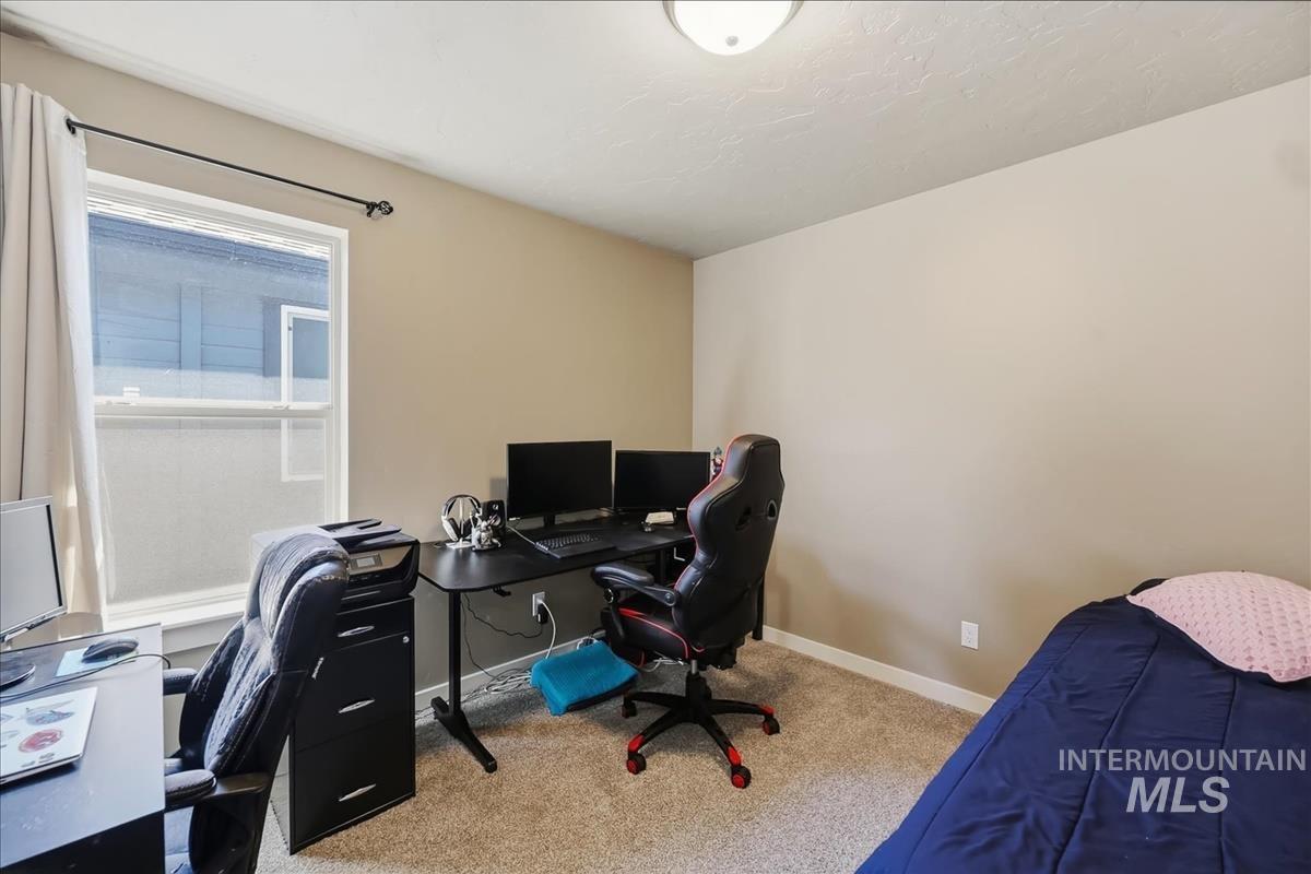 307 Crimson Circle South, Fruitland, Idaho 83619, 3 Bedrooms, 2 Bathrooms, Residential For Sale, Price $340,000,MLS 98983115