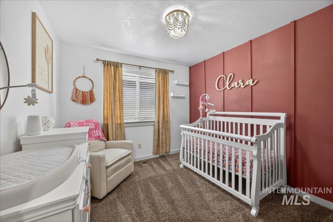 216 Crimson Circle E, Fruitland, Idaho 83619, 3 Bedrooms, 2 Bathrooms, Residential For Sale, Price $335,000,MLS 98983119