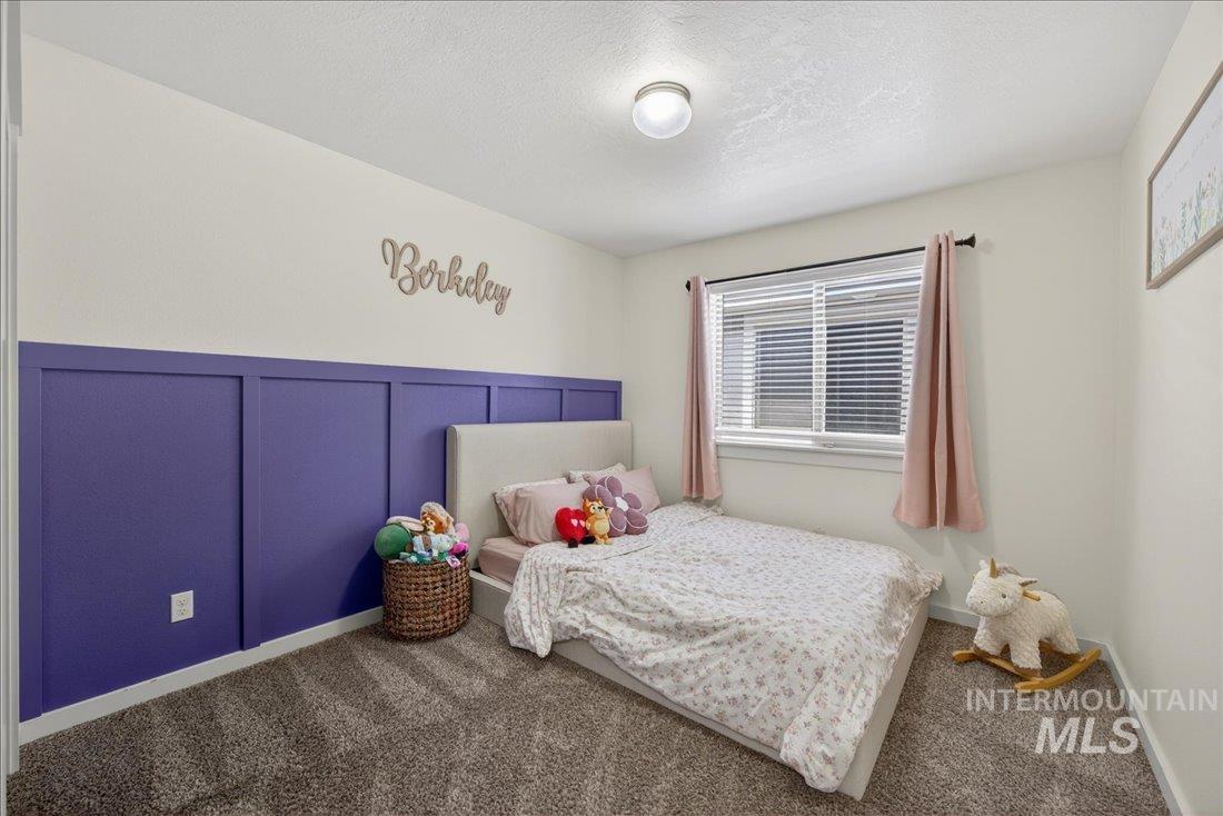 216 Crimson Circle E, Fruitland, Idaho 83619, 3 Bedrooms, 2 Bathrooms, Residential For Sale, Price $335,000,MLS 98983119