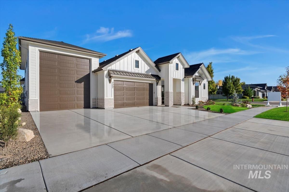 719 W Oak Springs Dr., Meridian, Idaho 83642, 4 Bedrooms, 3 Bathrooms, Residential For Sale, Price $874,880, 98983120