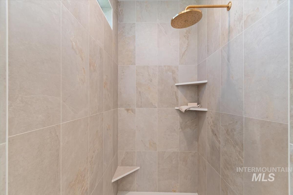 719 W Oak Springs Dr., Meridian, Idaho 83642, 4 Bedrooms, 3 Bathrooms, Residential For Sale, Price $874,880, 98983120