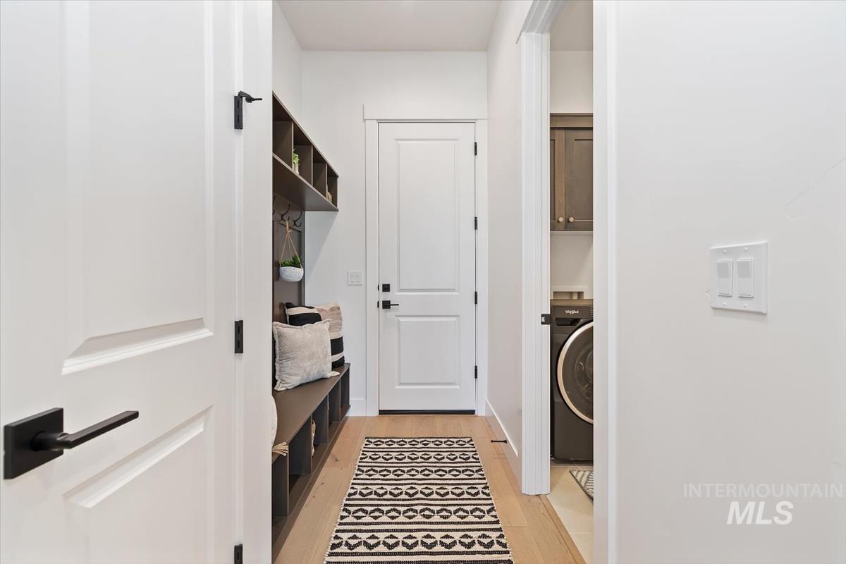 719 W Oak Springs Dr., Meridian, Idaho 83642, 4 Bedrooms, 3 Bathrooms, Residential For Sale, Price $874,880, 98983120