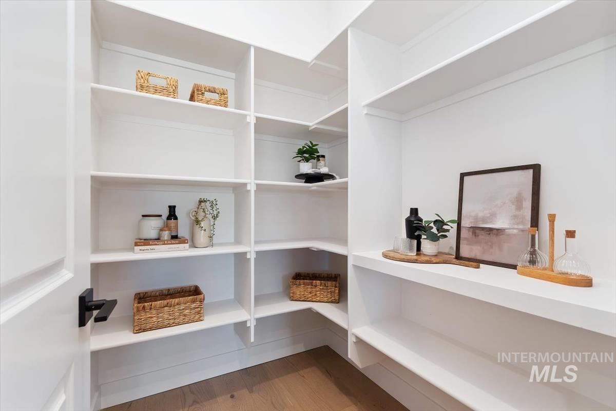 719 W Oak Springs Dr., Meridian, Idaho 83642, 4 Bedrooms, 3 Bathrooms, Residential For Sale, Price $874,880, 98983120