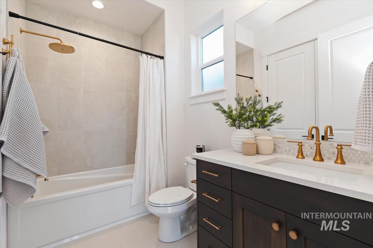 719 W Oak Springs Dr., Meridian, Idaho 83642, 4 Bedrooms, 3 Bathrooms, Residential For Sale, Price $874,880, 98983120