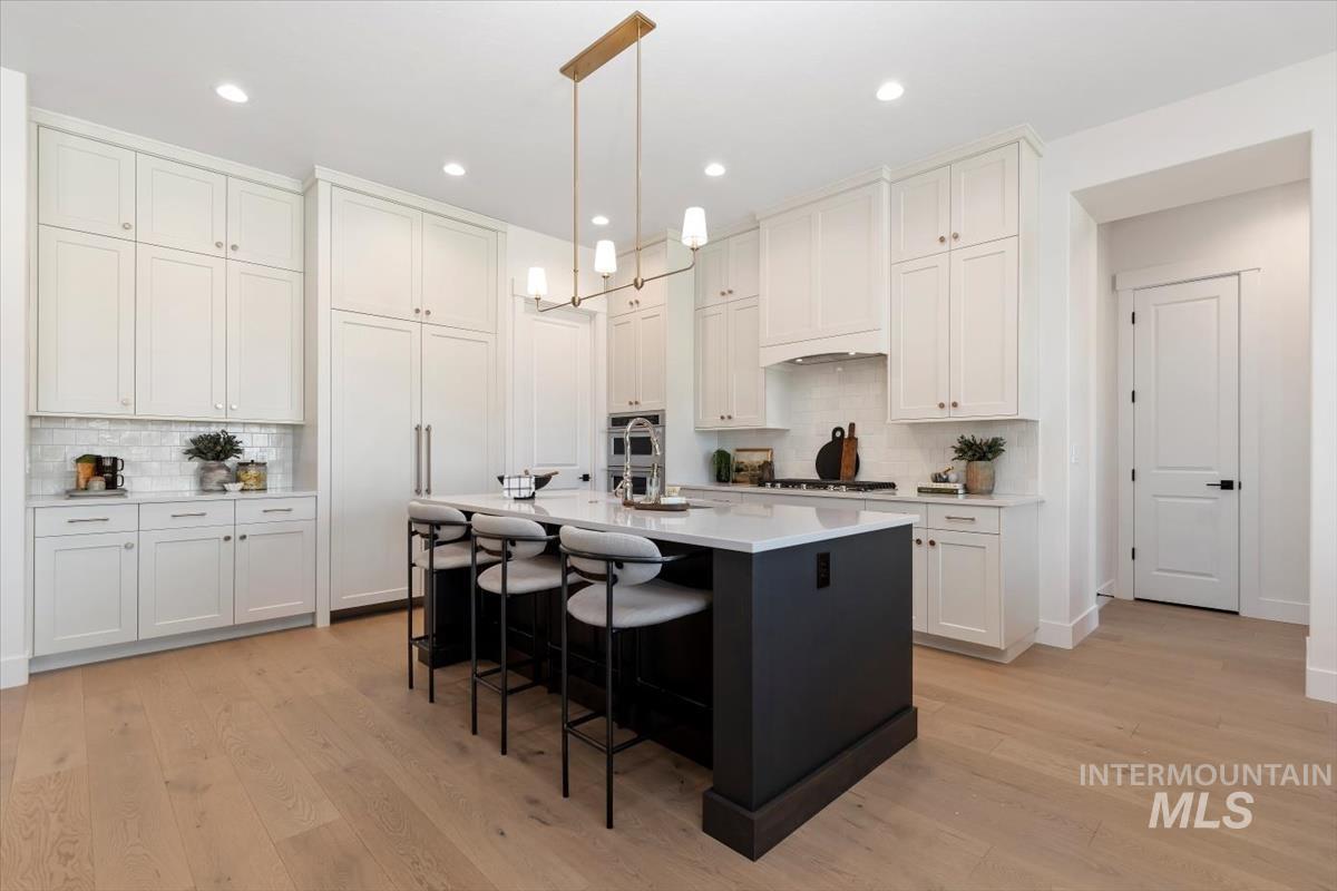 719 W Oak Springs Dr., Meridian, Idaho 83642, 4 Bedrooms, 3 Bathrooms, Residential For Sale, Price $874,880, 98983120