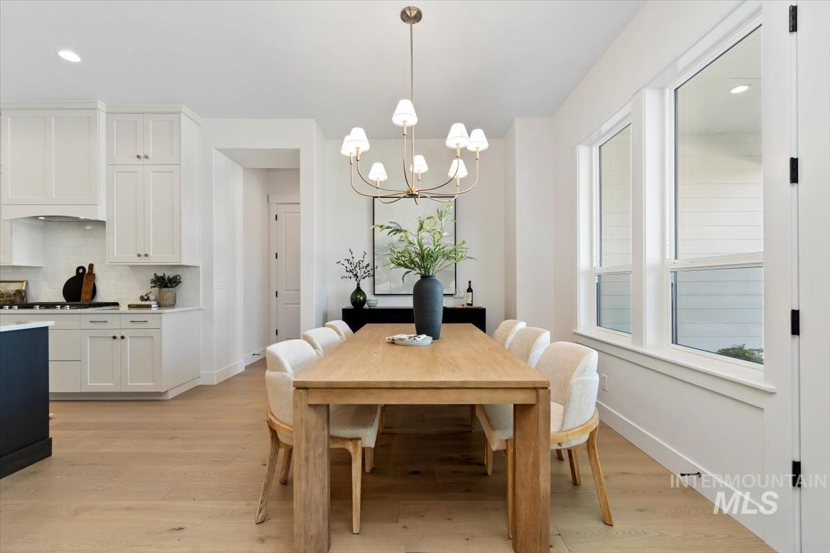 719 W Oak Springs Dr., Meridian, Idaho 83642, 4 Bedrooms, 3 Bathrooms, Residential For Sale, Price $874,880, 98983120