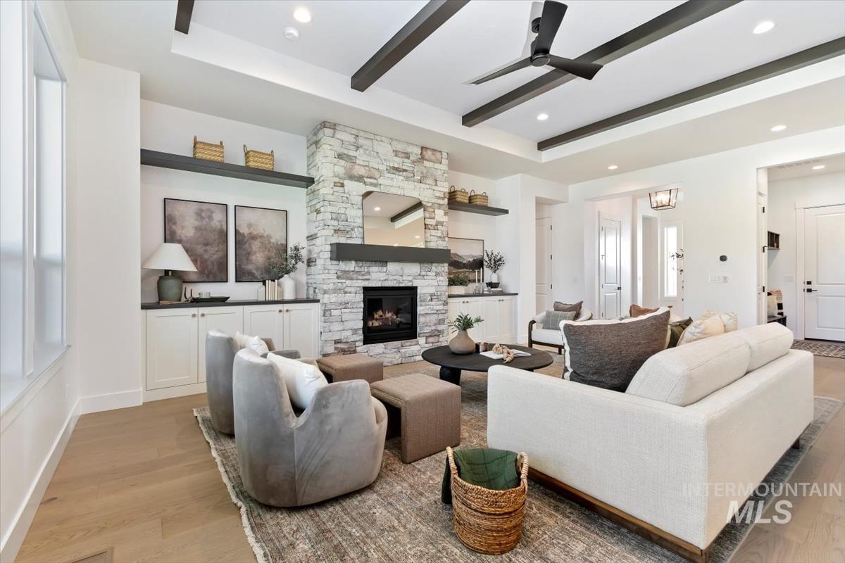 719 W Oak Springs Dr., Meridian, Idaho 83642, 4 Bedrooms, 3 Bathrooms, Residential For Sale, Price $874,880, 98983120