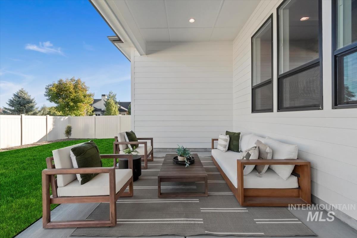 719 W Oak Springs Dr., Meridian, Idaho 83642, 4 Bedrooms, 3 Bathrooms, Residential For Sale, Price $874,880, 98983120