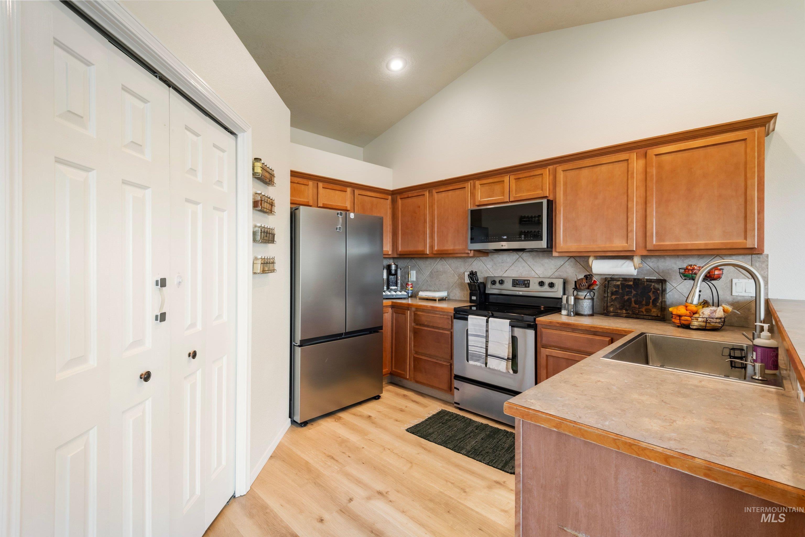 627 COLTON ST, New Plymouth, Idaho 83655, 3 Bedrooms, 2 Bathrooms, Residential For Sale, Price $379,900,MLS 98983121