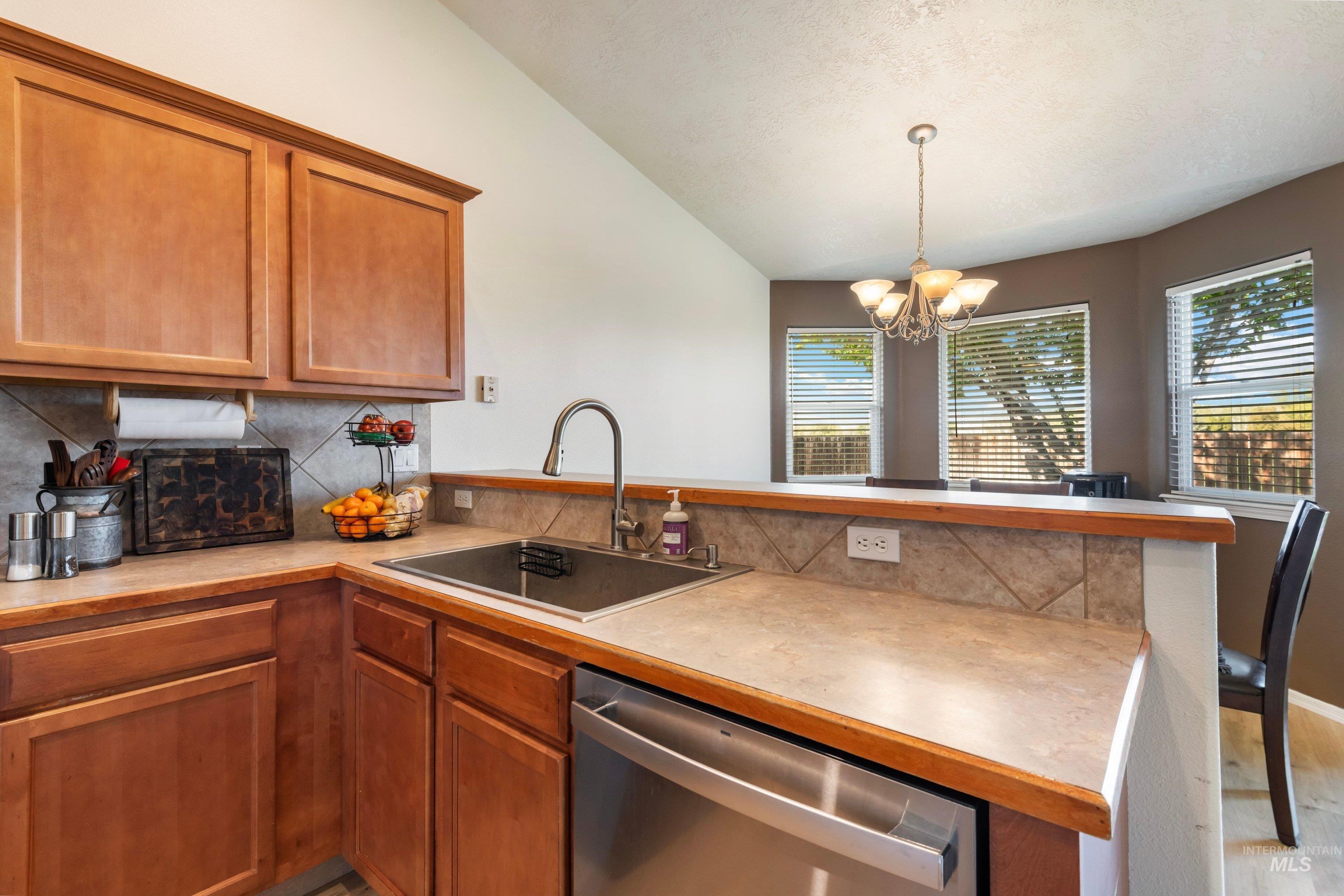 627 COLTON ST, New Plymouth, Idaho 83655, 3 Bedrooms, 2 Bathrooms, Residential For Sale, Price $379,900,MLS 98983121