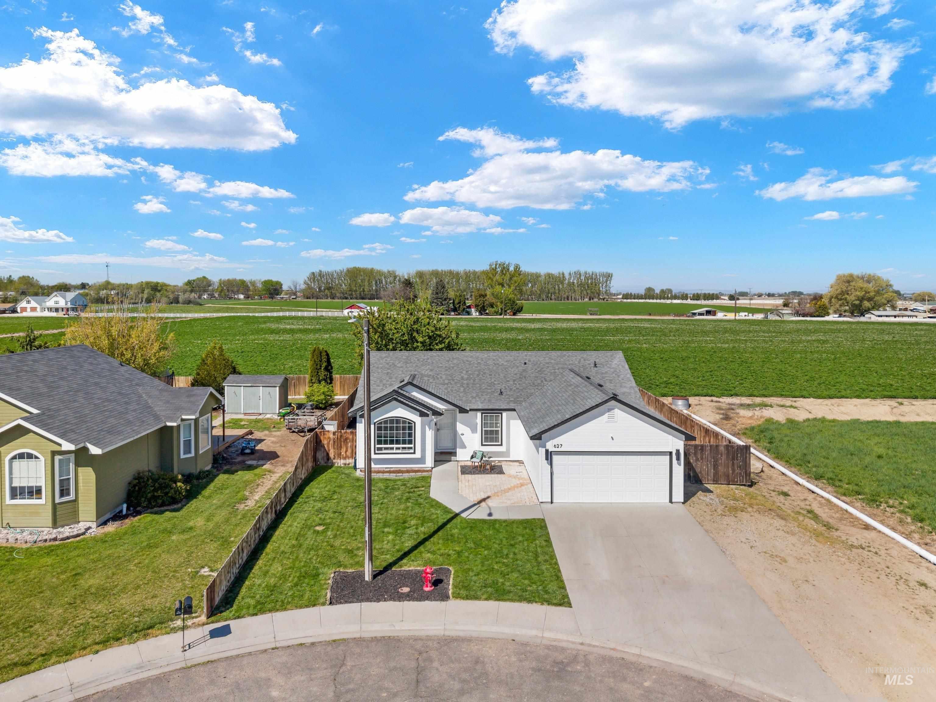 627 COLTON ST, New Plymouth, Idaho 83655, 3 Bedrooms, 2 Bathrooms, Residential For Sale, Price $379,900,MLS 98983121