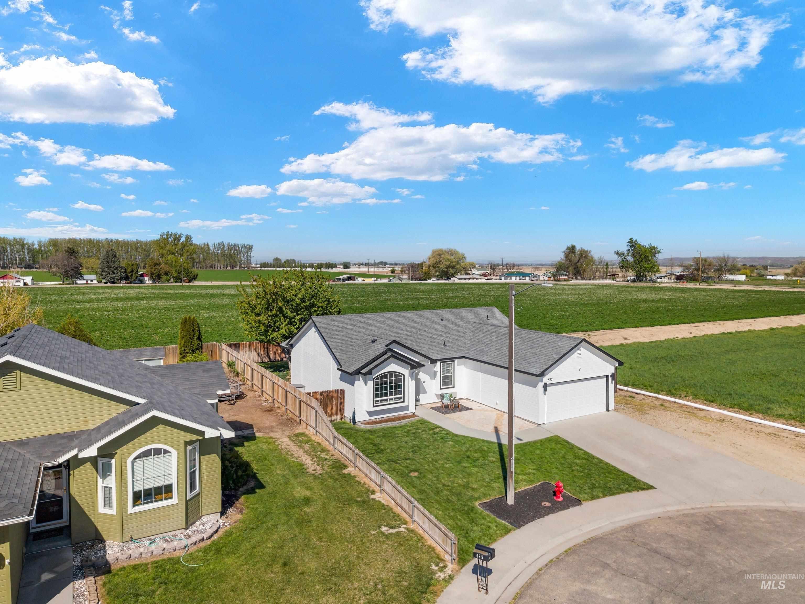 627 COLTON ST, New Plymouth, Idaho 83655, 3 Bedrooms, 2 Bathrooms, Residential For Sale, Price $379,900,MLS 98983121