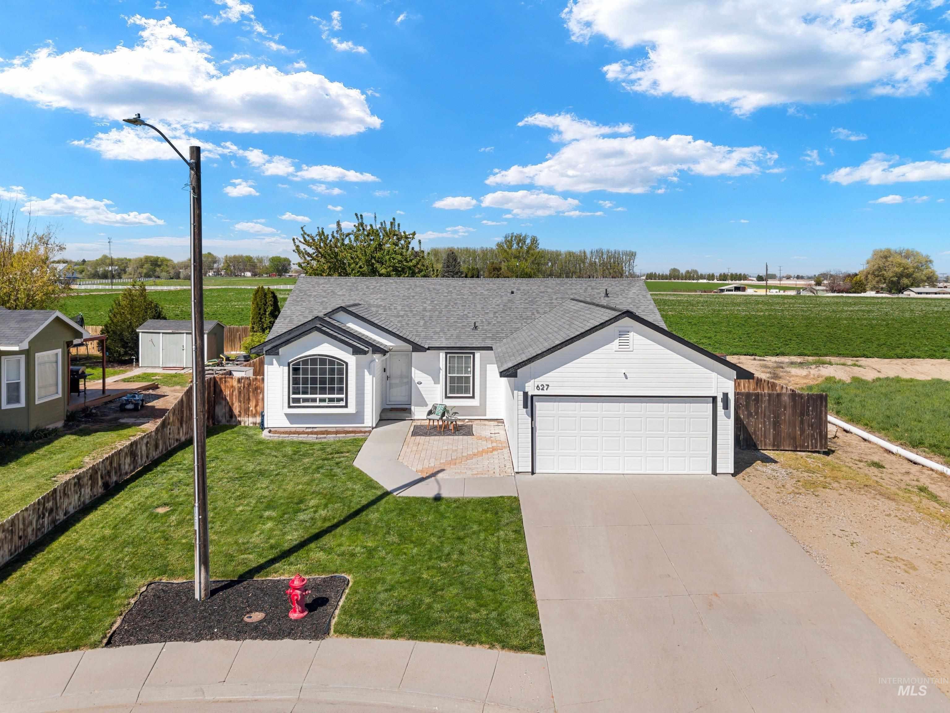 627 COLTON ST, New Plymouth, Idaho 83655, 3 Bedrooms, 2 Bathrooms, Residential For Sale, Price $379,900,MLS 98983121