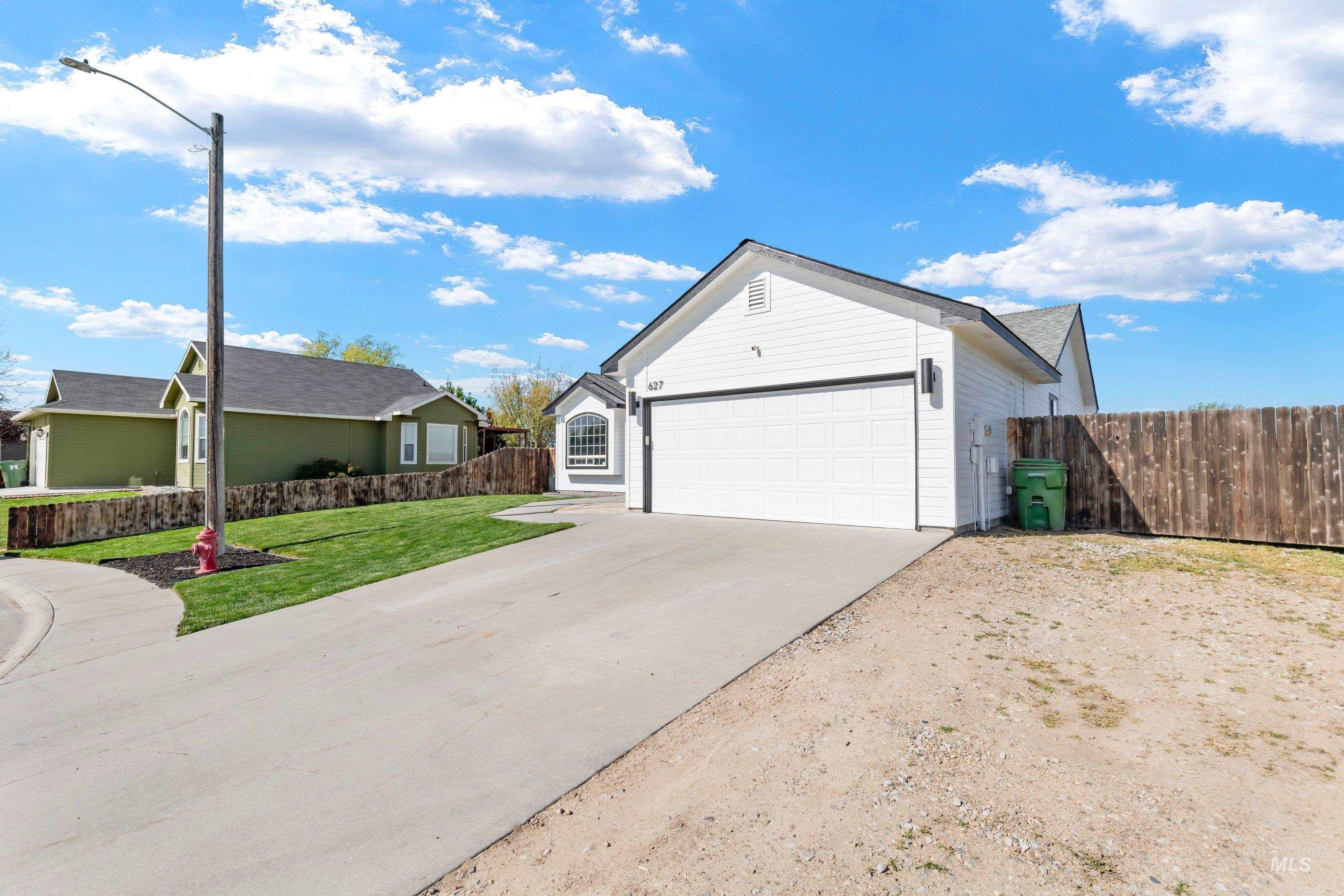 627 COLTON ST, New Plymouth, Idaho 83655, 3 Bedrooms, 2 Bathrooms, Residential For Sale, Price $379,900,MLS 98983121