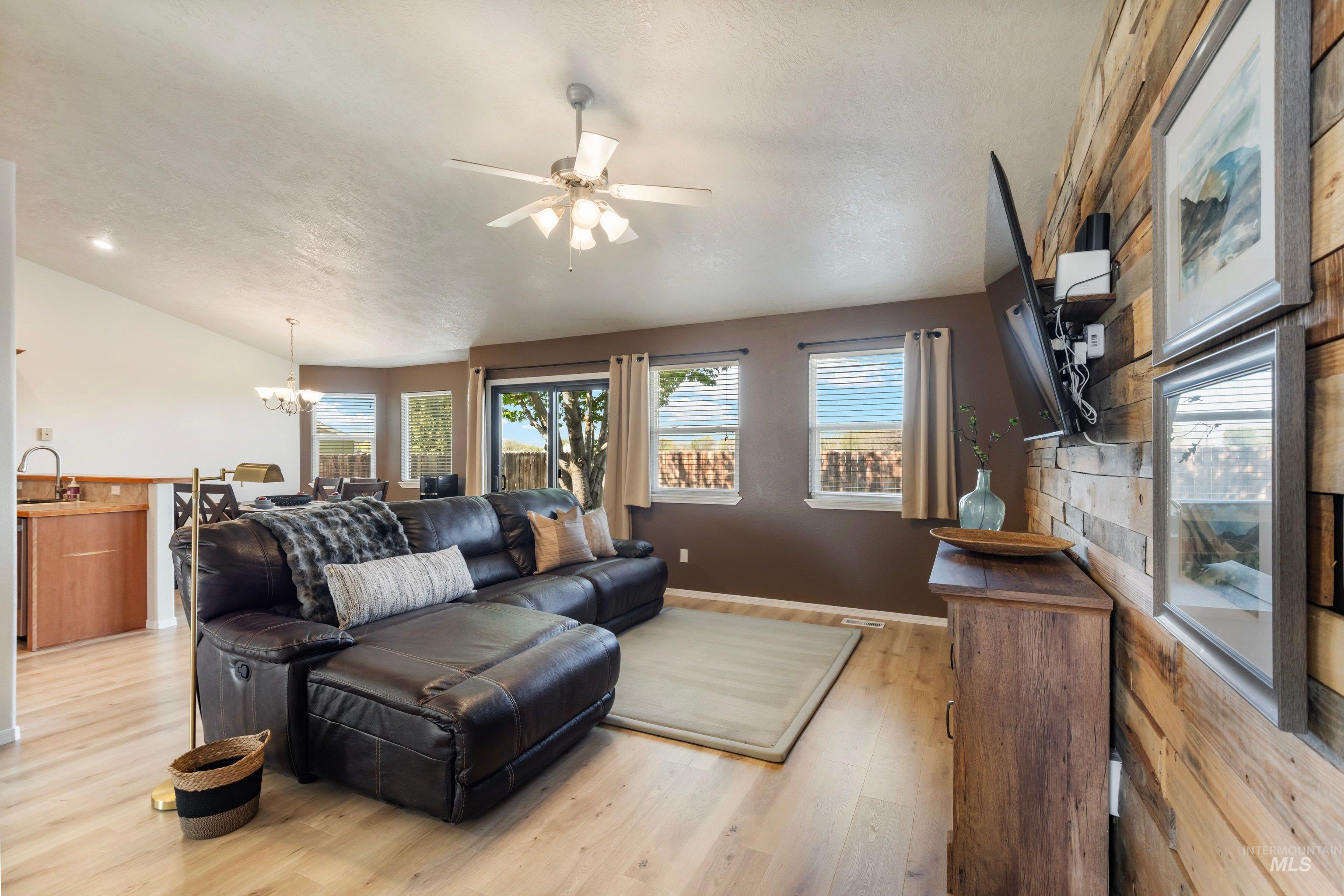 627 COLTON ST, New Plymouth, Idaho 83655, 3 Bedrooms, 2 Bathrooms, Residential For Sale, Price $379,900,MLS 98983121