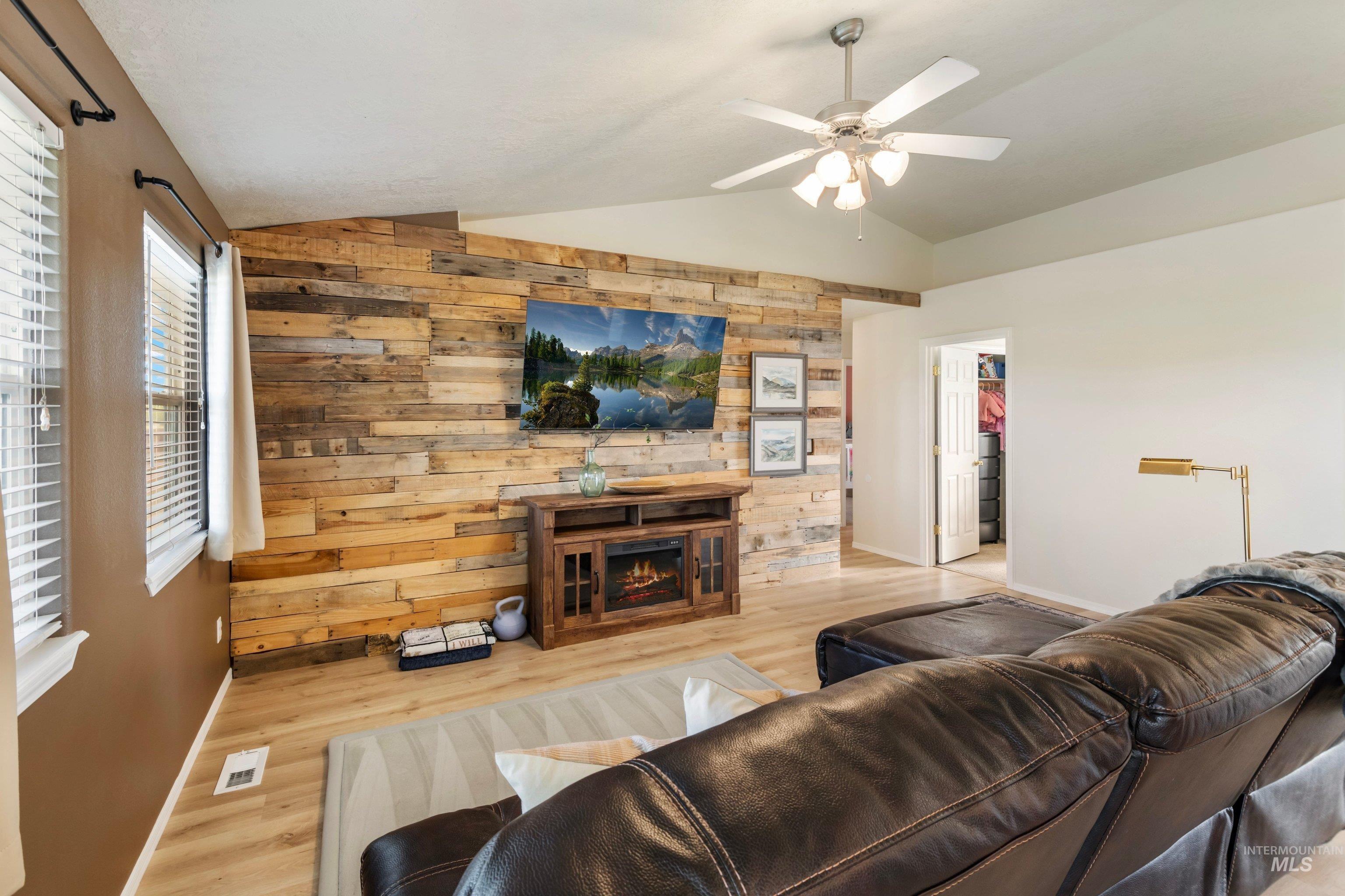 627 COLTON ST, New Plymouth, Idaho 83655, 3 Bedrooms, 2 Bathrooms, Residential For Sale, Price $379,900,MLS 98983121