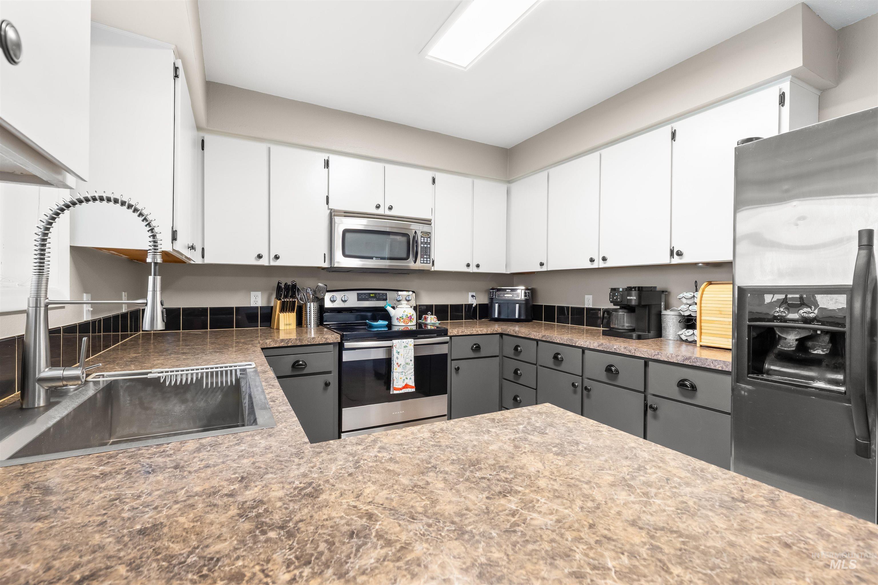 2904 25th Street, Clarkston, Washington 99403, 4 Bedrooms, 2 Bathrooms, Residential For Sale, Price $432,400,MLS 98983126