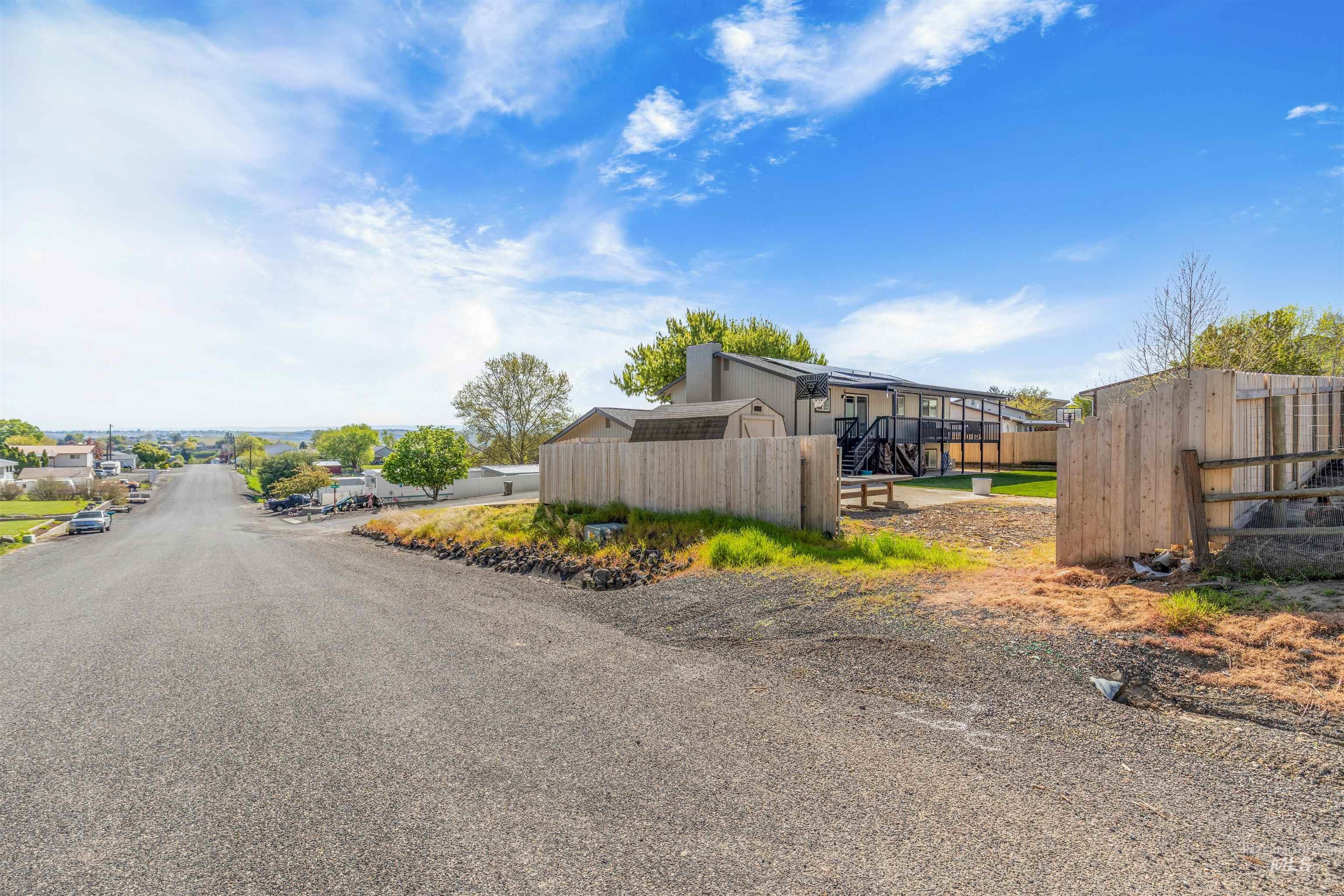 2904 25th Street, Clarkston, Washington 99403, 4 Bedrooms, 2 Bathrooms, Residential For Sale, Price $432,400,MLS 98983126