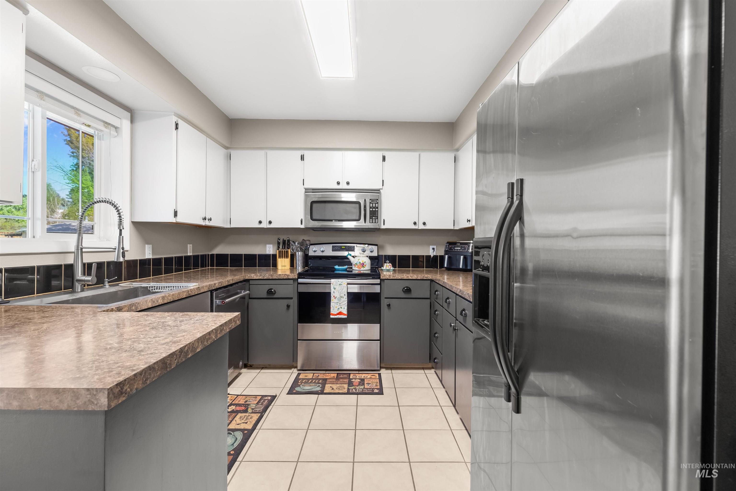 2904 25th Street, Clarkston, Washington 99403, 4 Bedrooms, 2 Bathrooms, Residential For Sale, Price $432,400,MLS 98983126