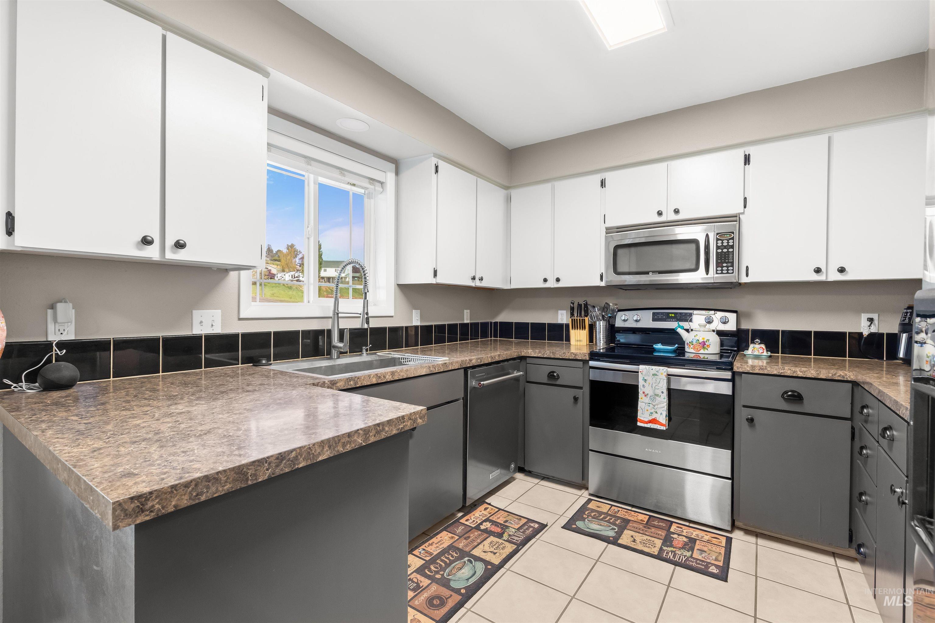 2904 25th Street, Clarkston, Washington 99403, 4 Bedrooms, 2 Bathrooms, Residential For Sale, Price $432,400,MLS 98983126