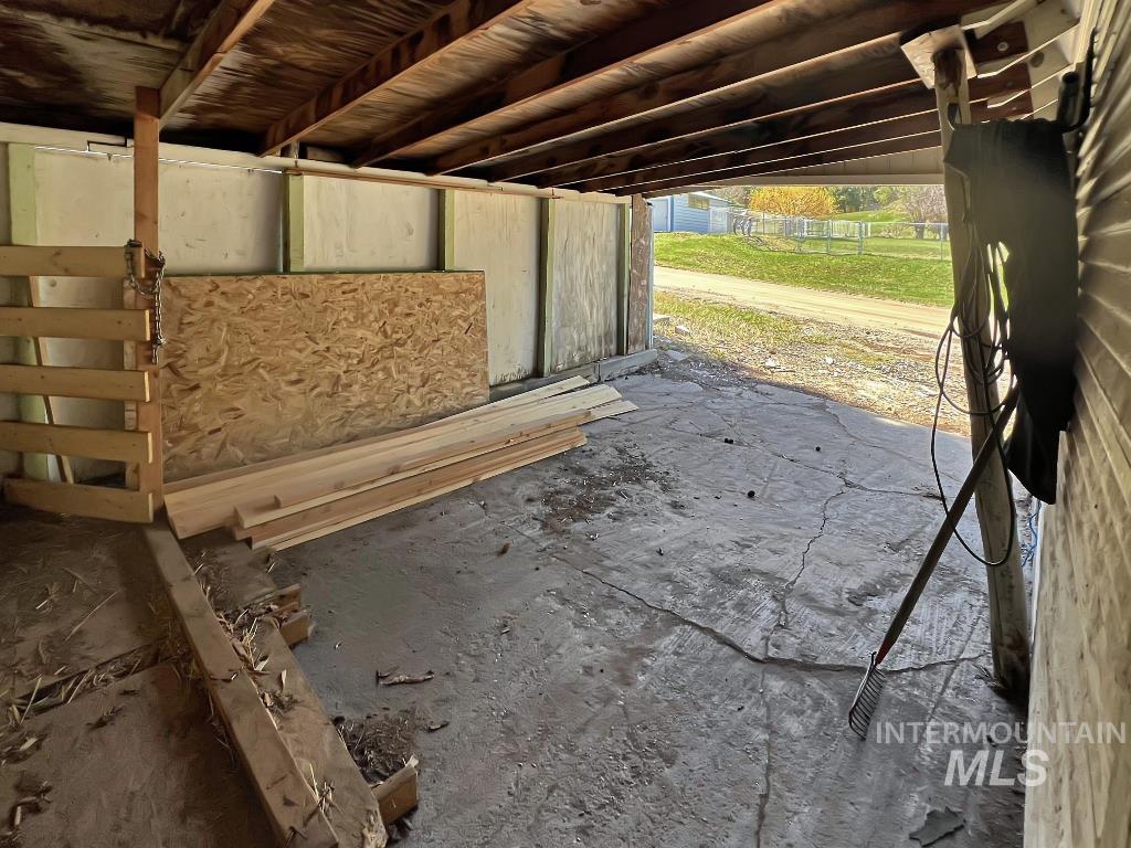 101 S Hillcrest Rd, Cascade, Idaho 83611, 3 Bedrooms, 1 Bathroom, Residential For Sale, Price $275,000,MLS 98983129