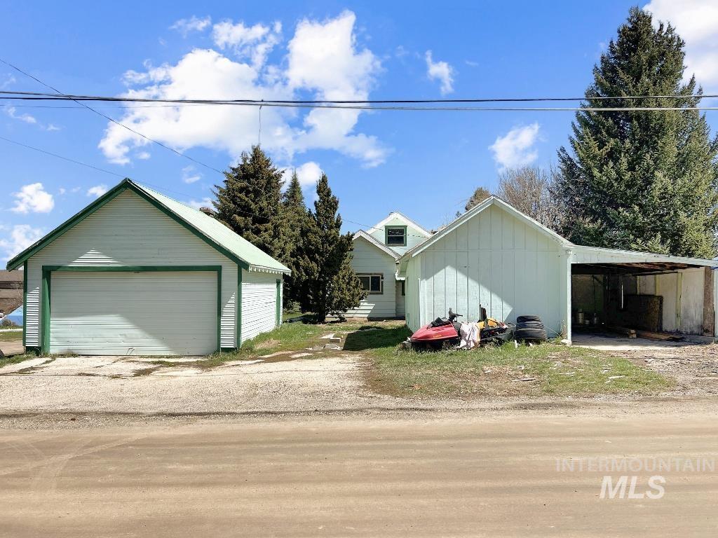 101 S Hillcrest Rd, Cascade, Idaho 83611, 3 Bedrooms, 1 Bathroom, Residential For Sale, Price $275,000,MLS 98983129
