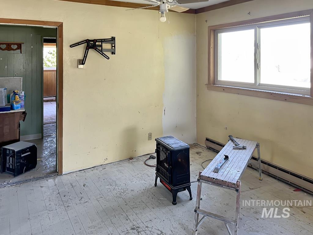 101 S Hillcrest Rd, Cascade, Idaho 83611, 3 Bedrooms, 1 Bathroom, Residential For Sale, Price $275,000,MLS 98983129