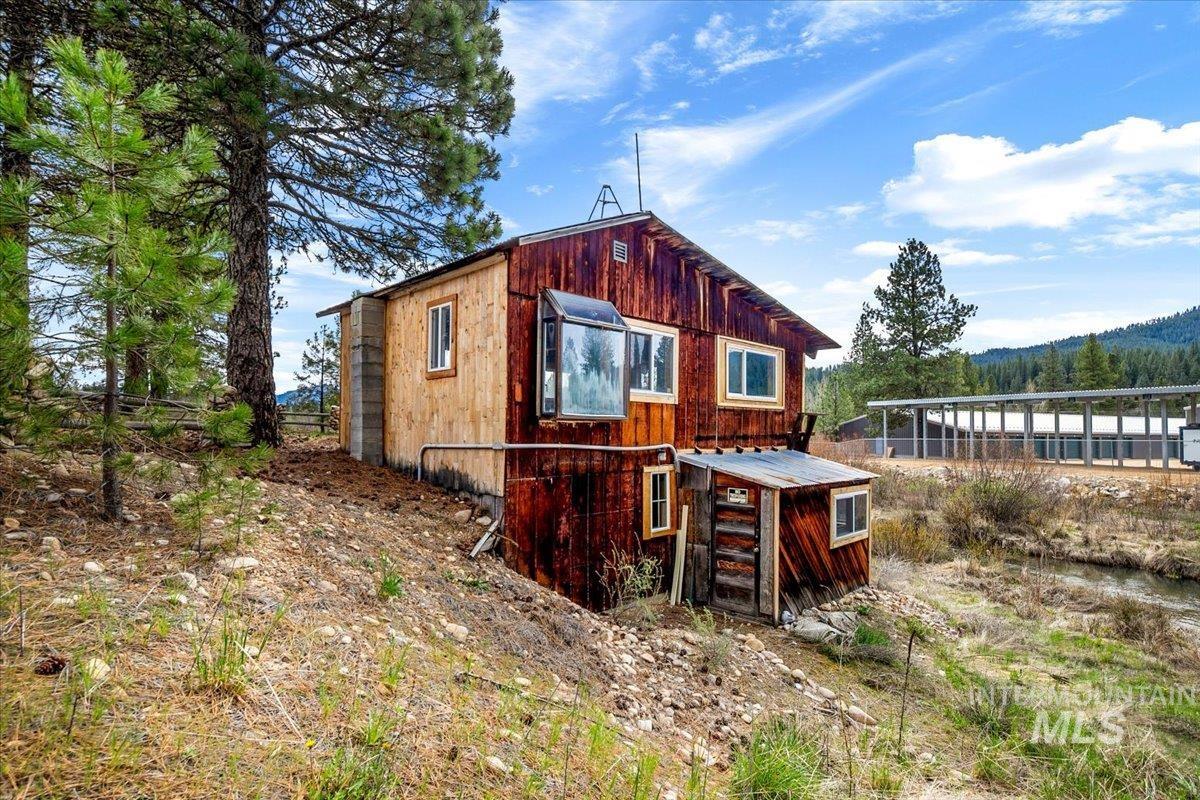 29 McIntyre Gulch Rd, Idaho City, Idaho 83631, 2 Bedrooms, 2.5 Bathrooms, Residential For Sale, Price $639,000, 98983134