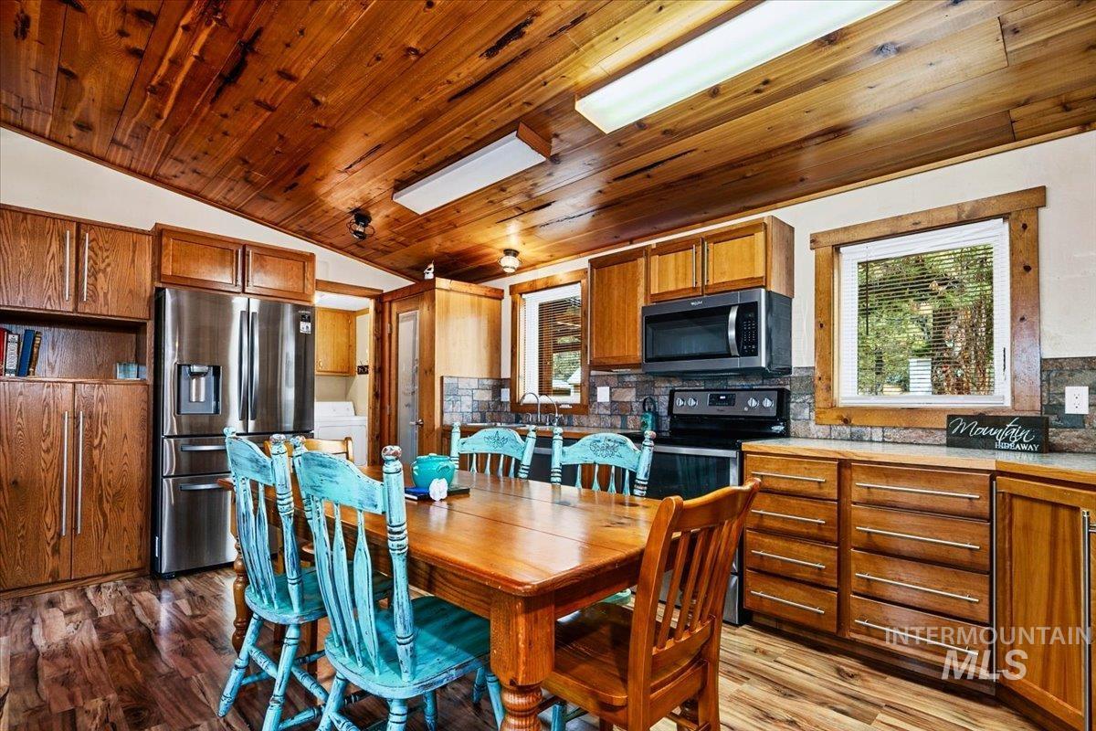29 McIntyre Gulch Rd, Idaho City, Idaho 83631, 2 Bedrooms, 2.5 Bathrooms, Residential For Sale, Price $639,000, 98983134