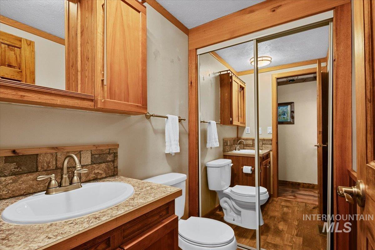 29 McIntyre Gulch Rd, Idaho City, Idaho 83631, 2 Bedrooms, 2.5 Bathrooms, Residential For Sale, Price $639,000, 98983134