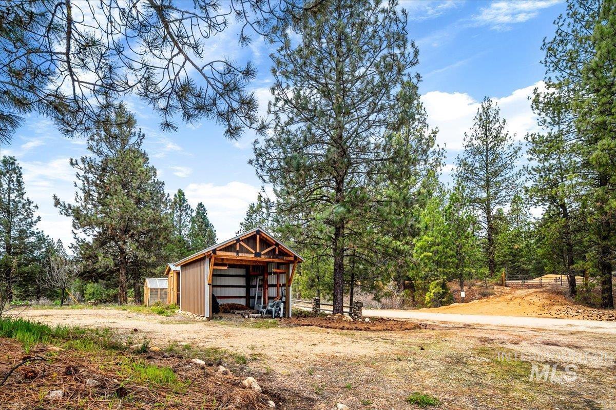 29 McIntyre Gulch Rd, Idaho City, Idaho 83631, 2 Bedrooms, 2.5 Bathrooms, Residential For Sale, Price $639,000, 98983134