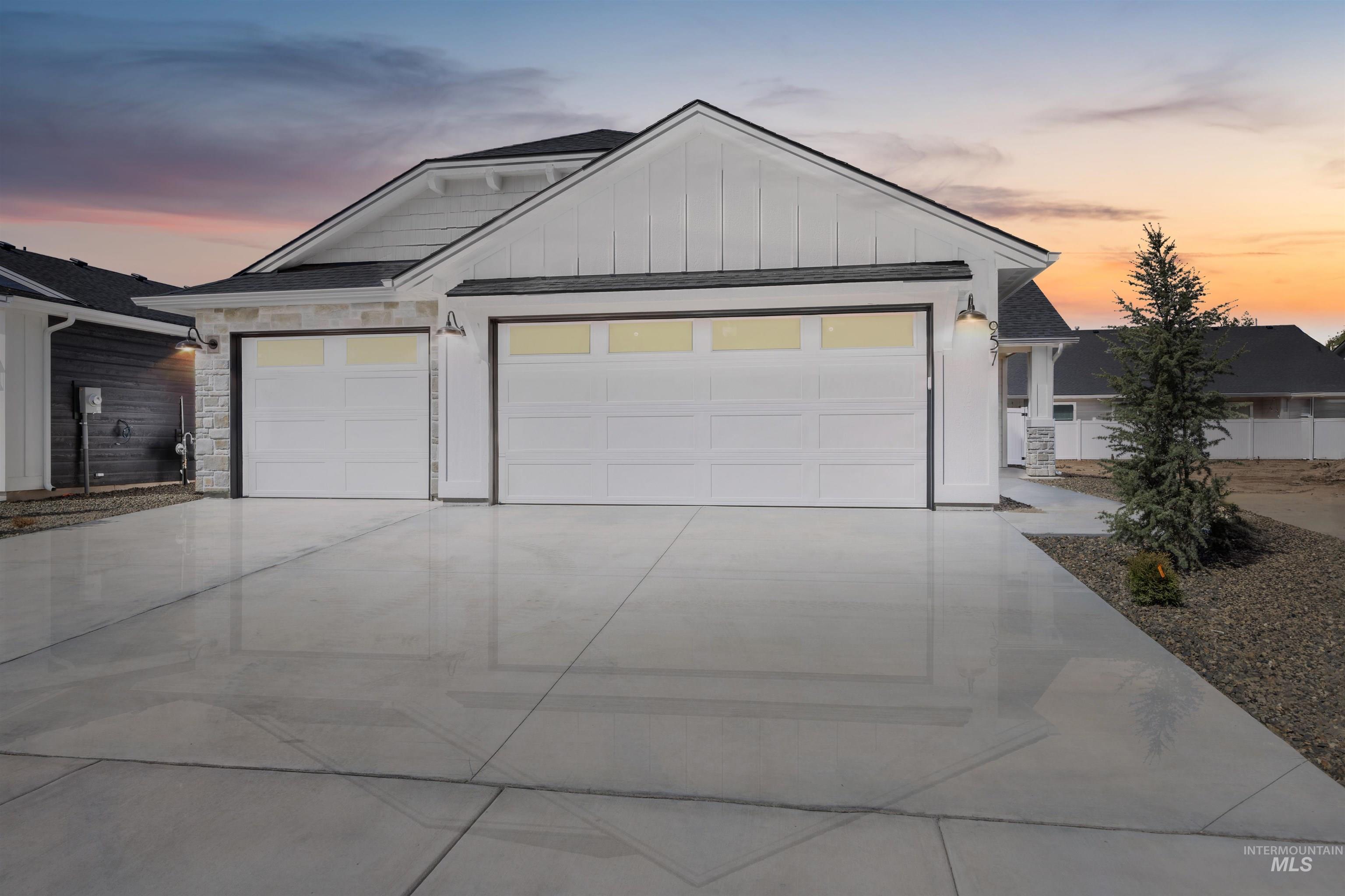 957 S Almond St., Nampa, Idaho 83686, 3 Bedrooms, 2 Bathrooms, Residential For Sale, Price $449,900,MLS 98983136