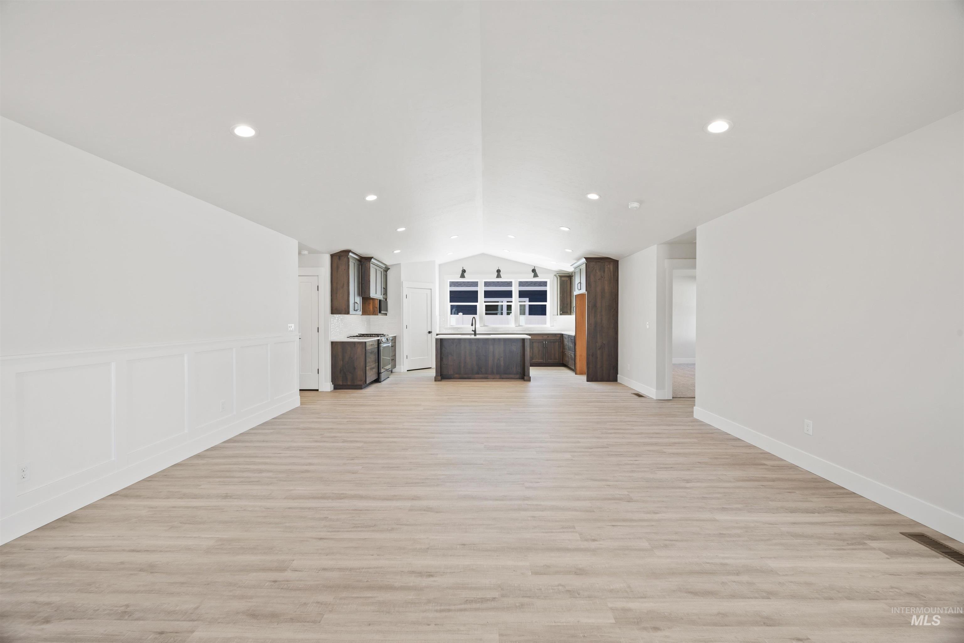 957 S Almond St., Nampa, Idaho 83686, 3 Bedrooms, 2 Bathrooms, Residential For Sale, Price $449,900,MLS 98983136