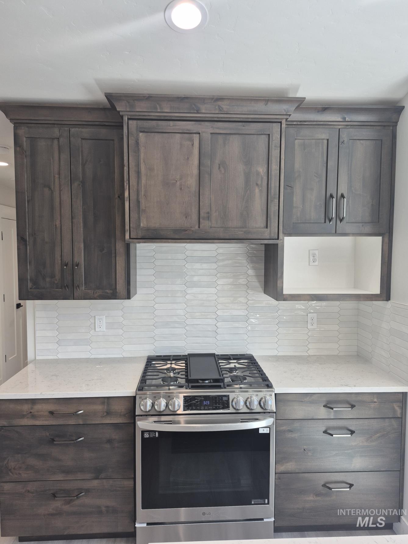 957 S Almond St., Nampa, Idaho 83686, 3 Bedrooms, 2 Bathrooms, Residential For Sale, Price $484,900, 98983136