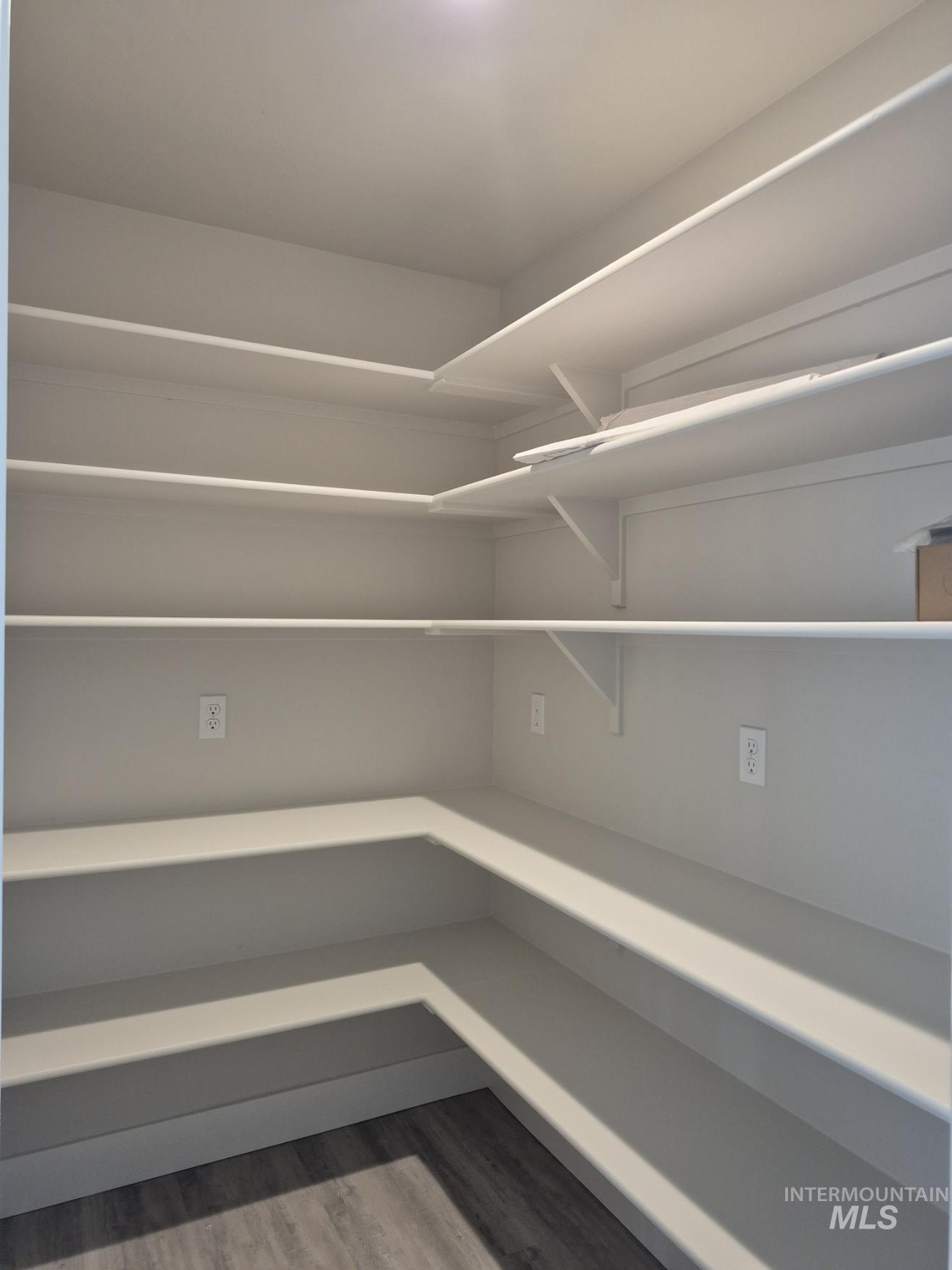 957 S Almond St., Nampa, Idaho 83686, 3 Bedrooms, 2 Bathrooms, Residential For Sale, Price $484,900, 98983136