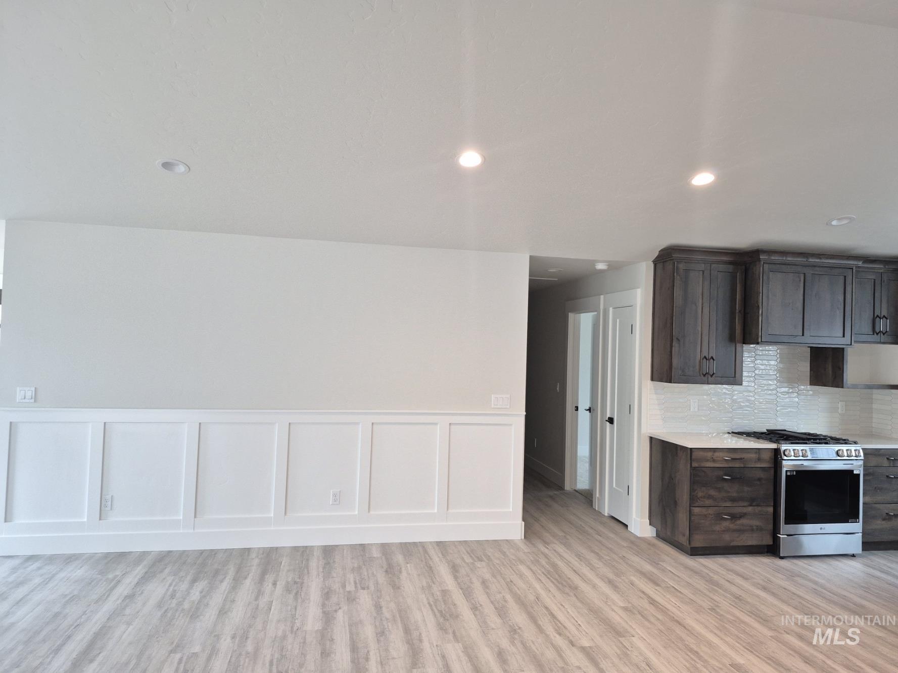 957 S Almond St., Nampa, Idaho 83686, 3 Bedrooms, 2 Bathrooms, Residential For Sale, Price $484,900, 98983136