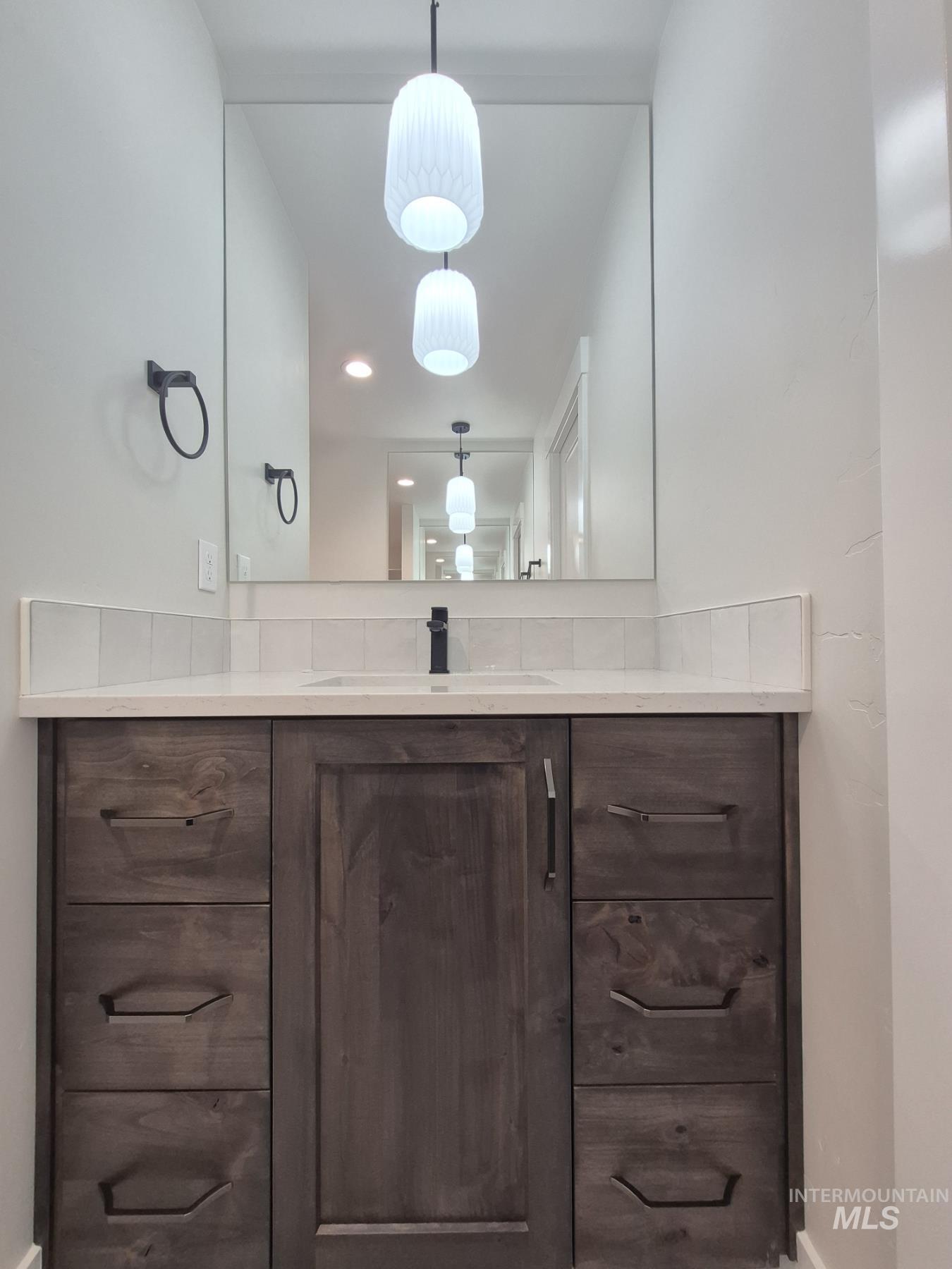 957 S Almond St., Nampa, Idaho 83686, 3 Bedrooms, 2 Bathrooms, Residential For Sale, Price $484,900, 98983136