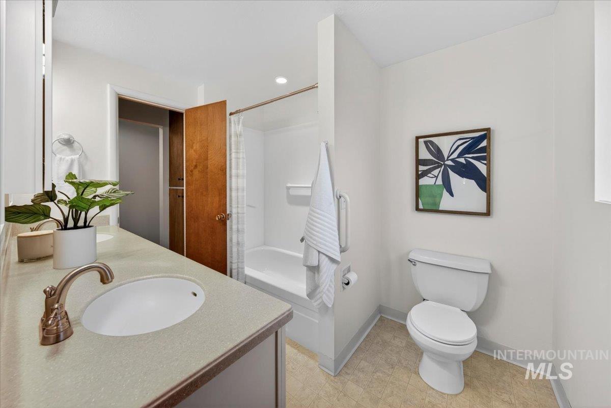 2907 N Grandee St, Boise, Idaho 83704, 4 Bedrooms, 2 Bathrooms, Residential For Sale, Price $559,000, 98983137