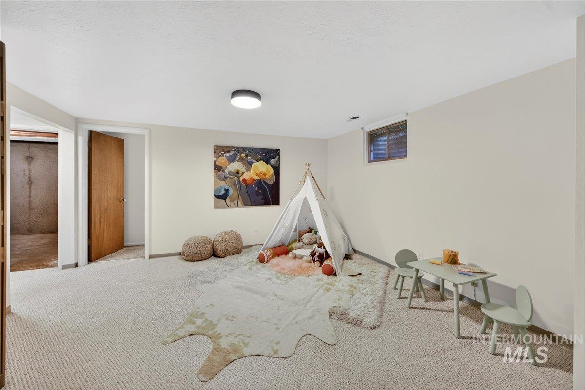 2907 N Grandee St, Boise, Idaho 83704, 4 Bedrooms, 2 Bathrooms, Residential For Sale, Price $559,000, 98983137