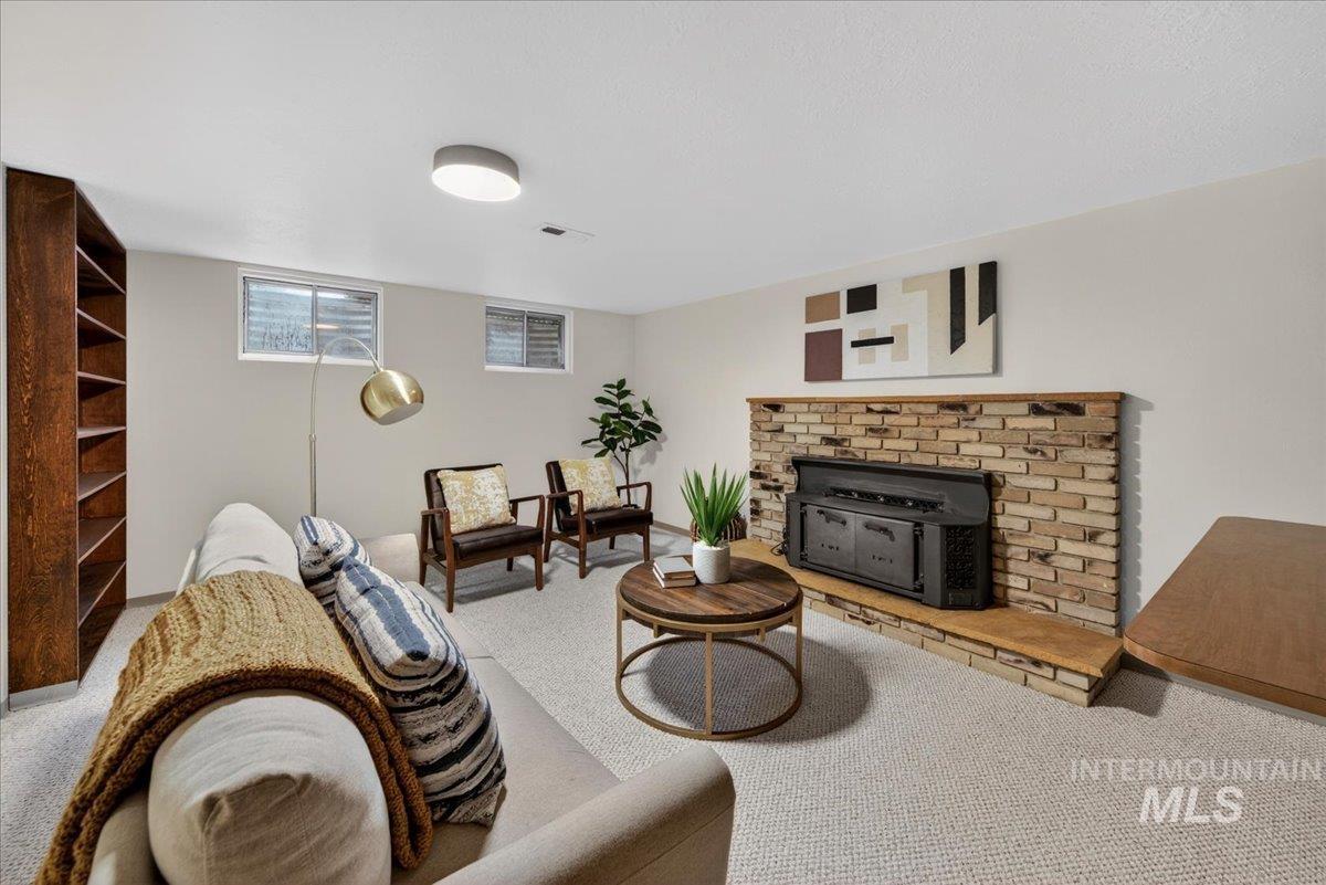 2907 N Grandee St, Boise, Idaho 83704, 4 Bedrooms, 2 Bathrooms, Residential For Sale, Price $559,000, 98983137