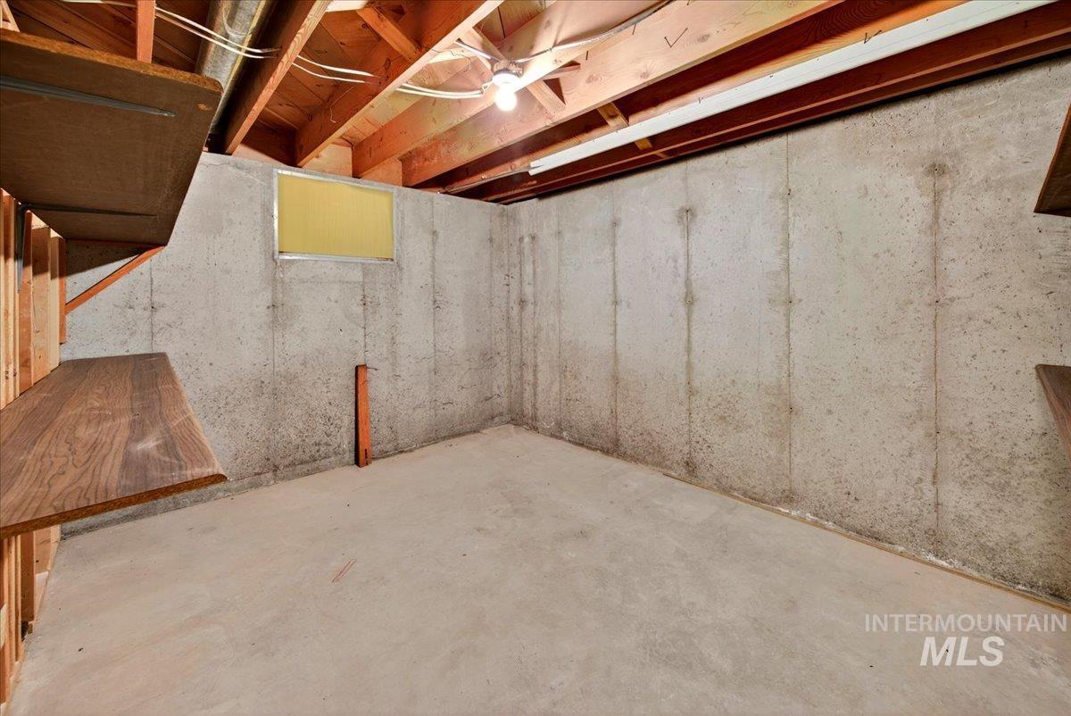 2907 N Grandee St, Boise, Idaho 83704, 4 Bedrooms, 2 Bathrooms, Residential For Sale, Price $559,000, 98983137