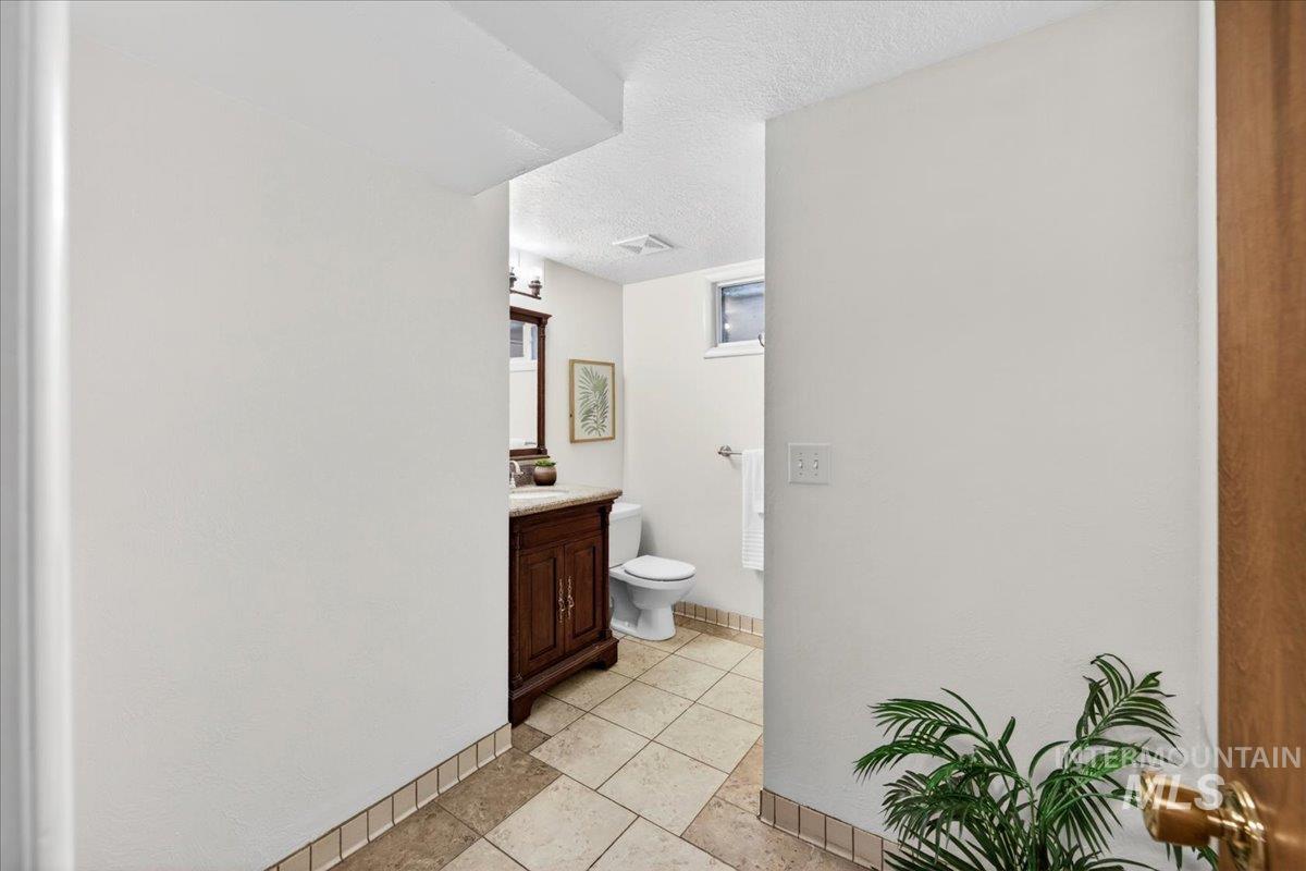 2907 N Grandee St, Boise, Idaho 83704, 4 Bedrooms, 2 Bathrooms, Residential For Sale, Price $559,000, 98983137