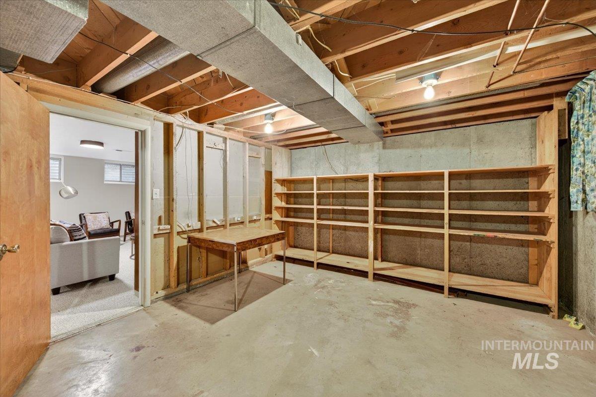 2907 N Grandee St, Boise, Idaho 83704, 4 Bedrooms, 2 Bathrooms, Residential For Sale, Price $559,000, 98983137