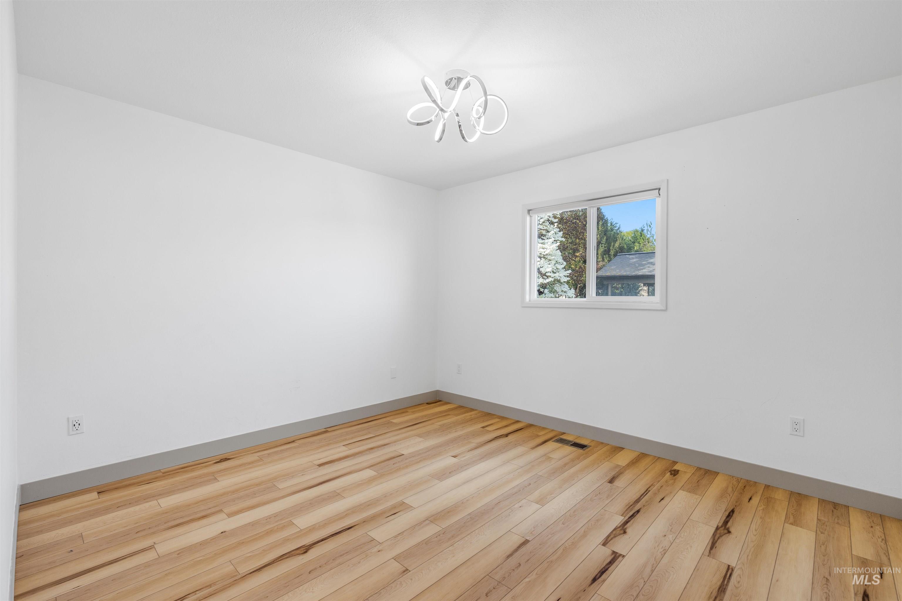 1540 Lydon Ct, Clarkston, Washington 99403, 4 Bedrooms, 2 Bathrooms, Residential For Sale, Price $453,000, 98983142