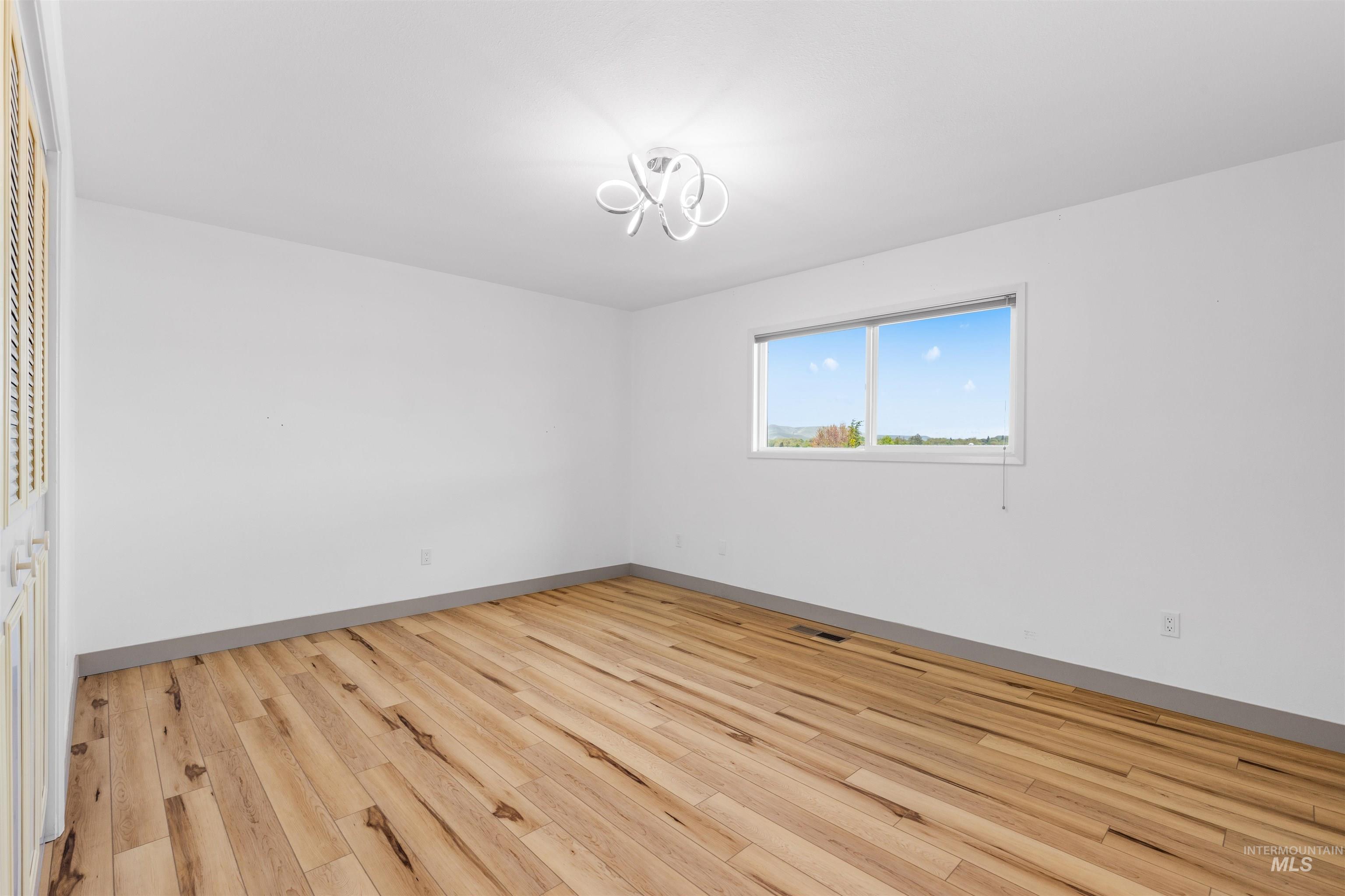 1540 Lydon Ct, Clarkston, Washington 99403, 4 Bedrooms, 2 Bathrooms, Residential For Sale, Price $453,000, 98983142