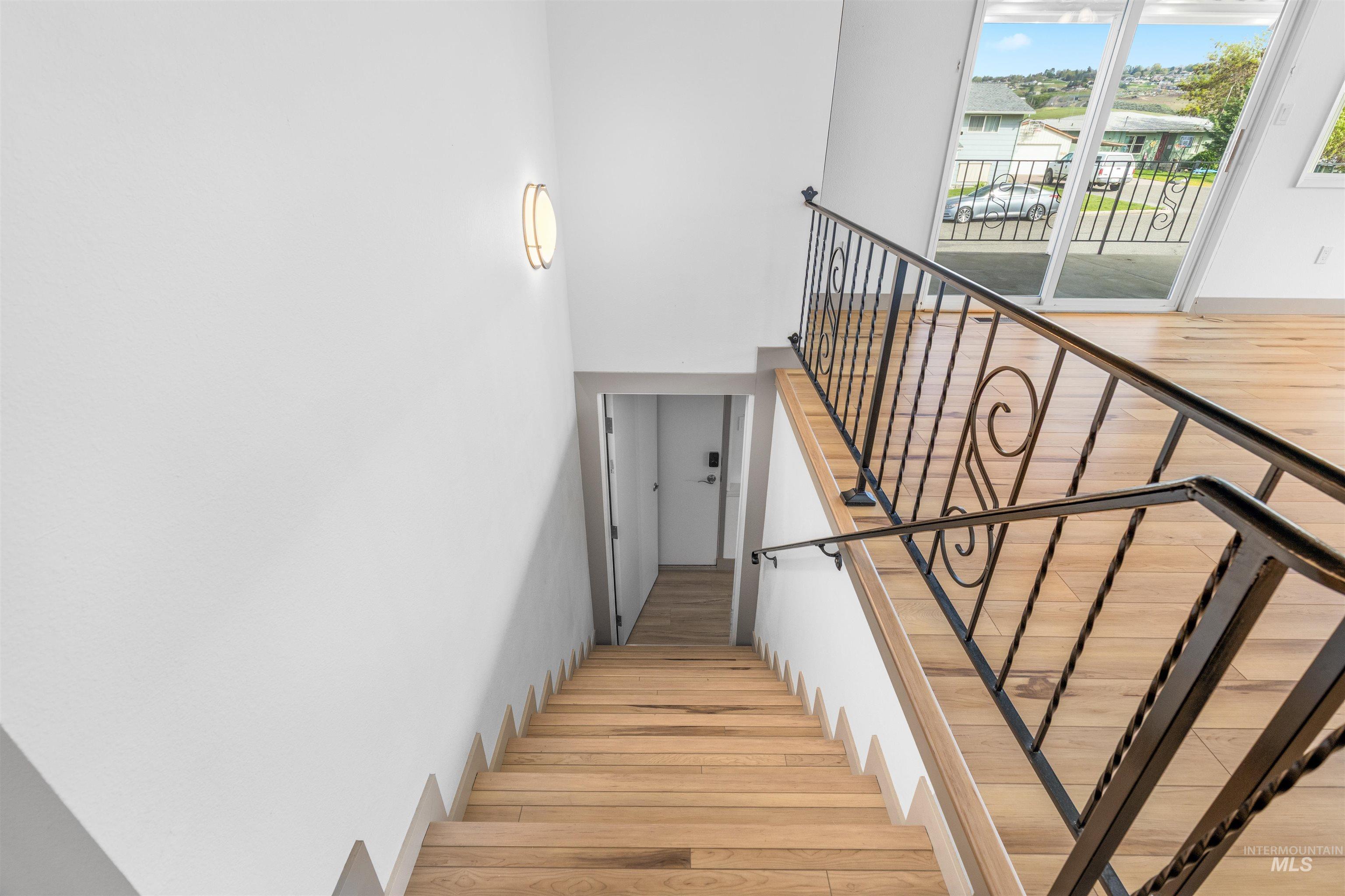 1540 Lydon Ct, Clarkston, Washington 99403, 4 Bedrooms, 2 Bathrooms, Residential For Sale, Price $453,000, 98983142