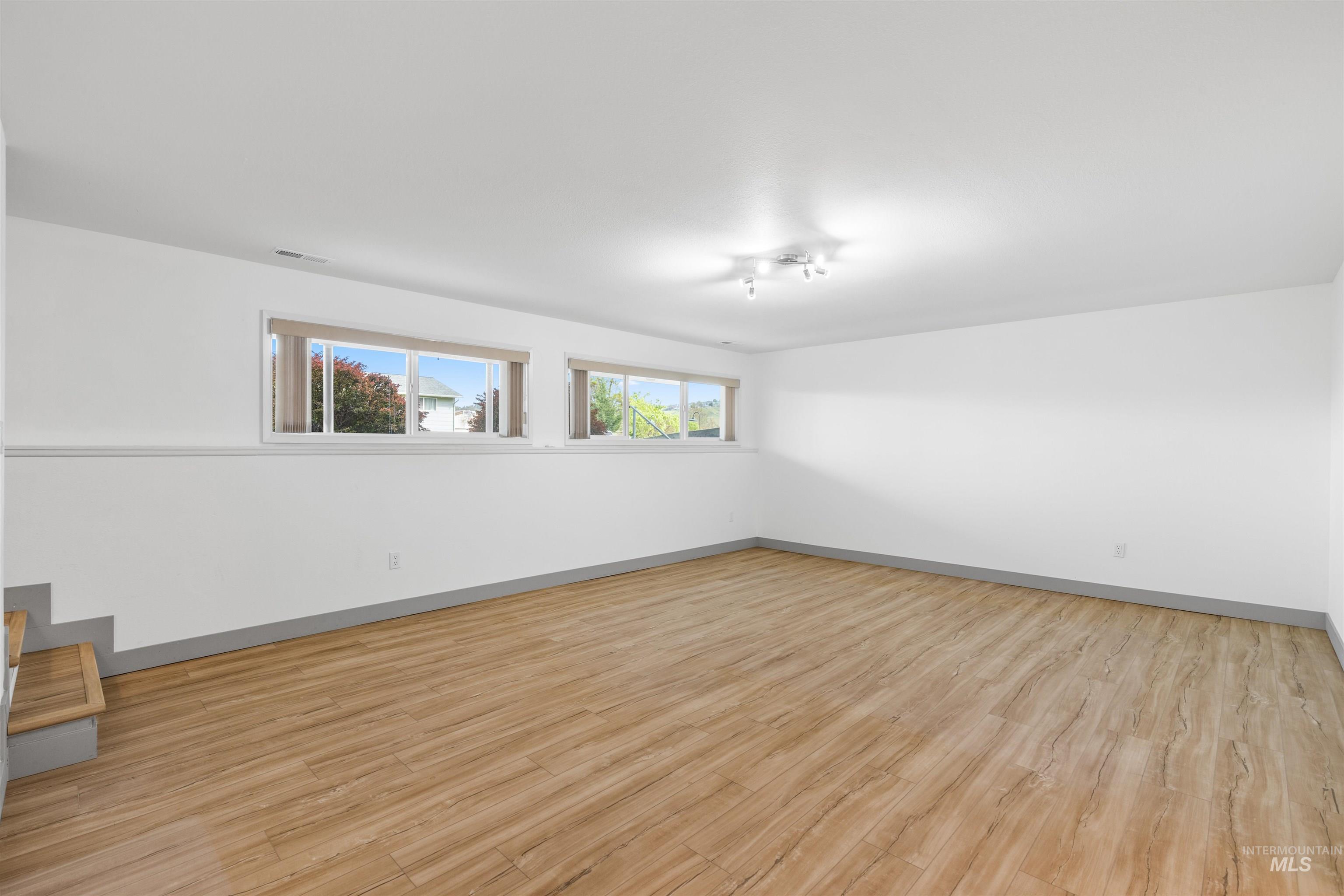 1540 Lydon Ct, Clarkston, Washington 99403, 4 Bedrooms, 2 Bathrooms, Residential For Sale, Price $453,000, 98983142