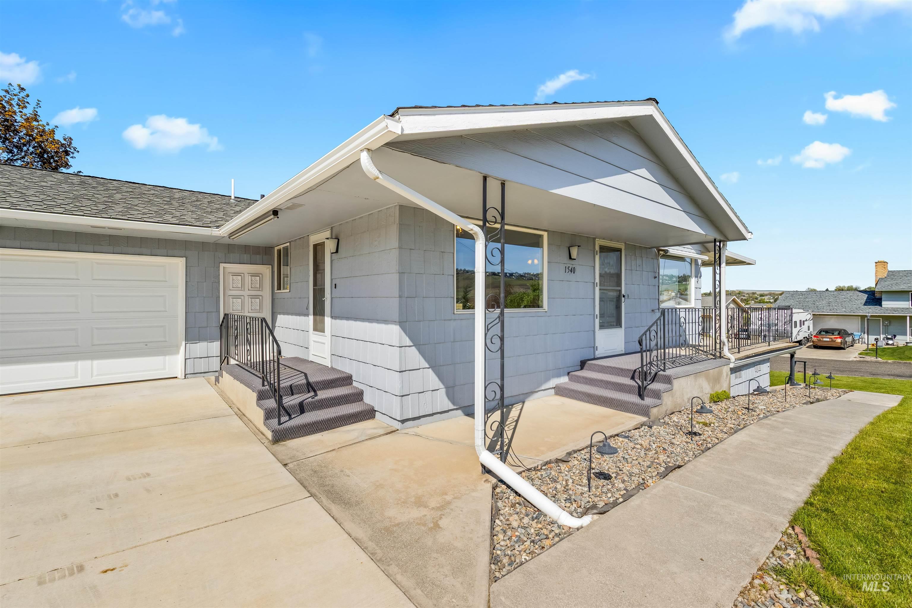 1540 Lydon Ct, Clarkston, Washington 99403, 4 Bedrooms, 2 Bathrooms, Residential For Sale, Price $453,000, 98983142